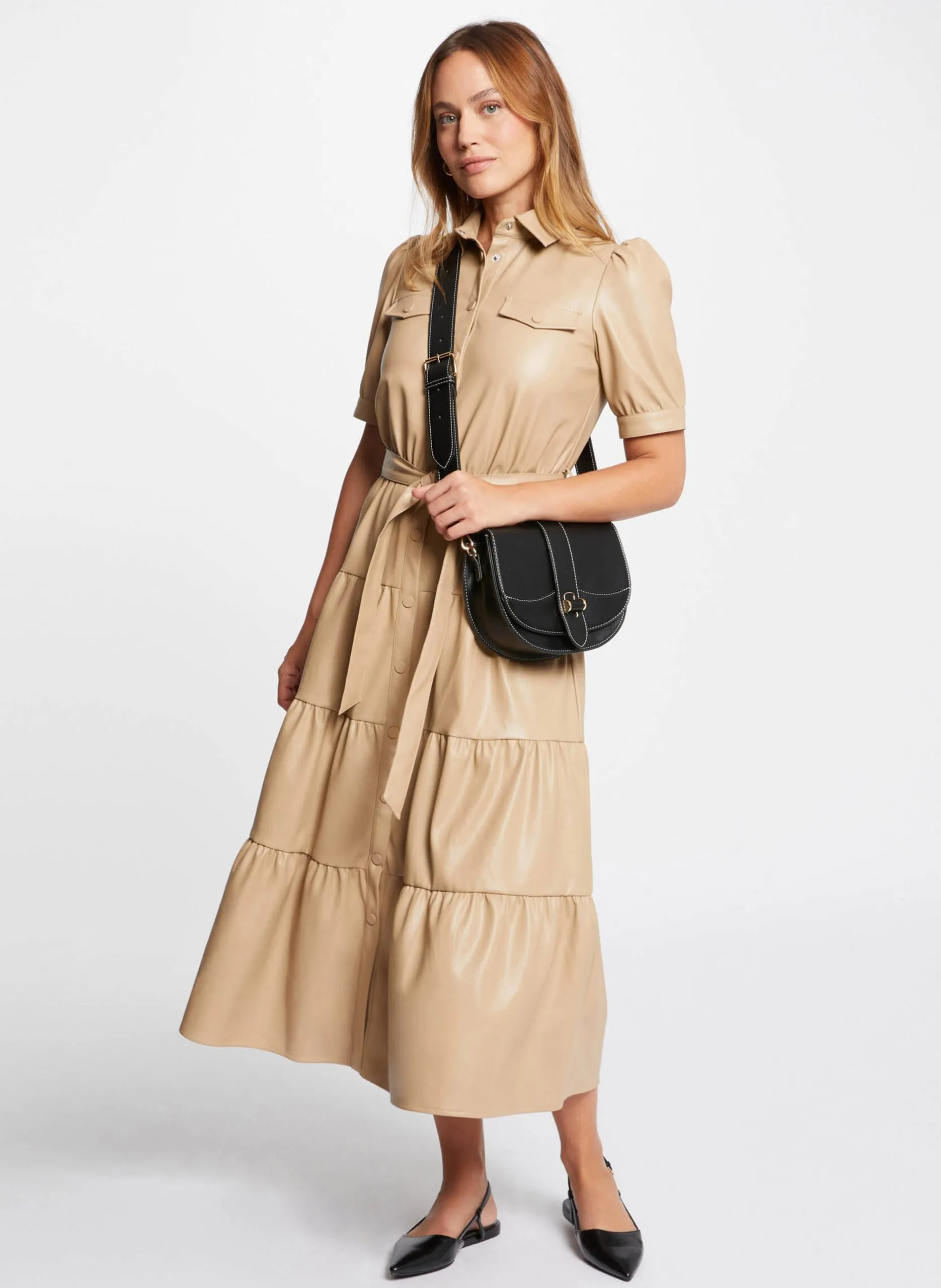 Langes Kleid mit klassischem Kragen Beige 242-RPURE