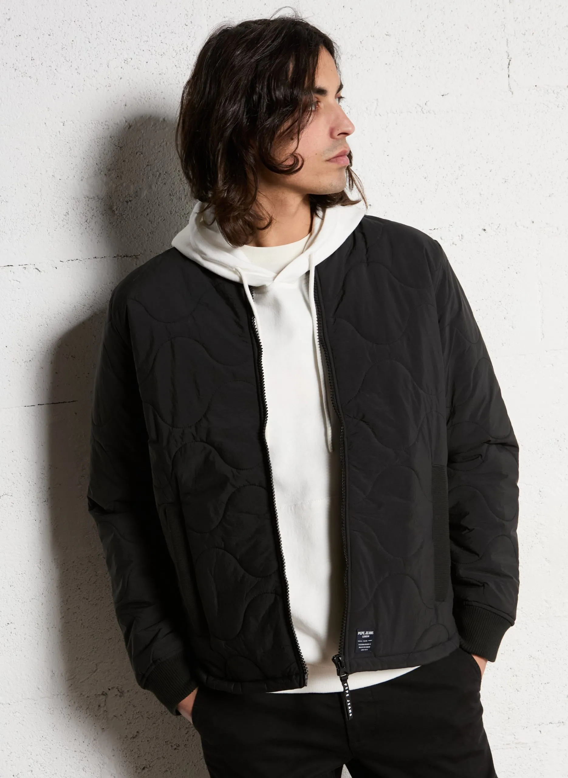 Weit geschnittener gesteppter Bomberjacke Schwarz