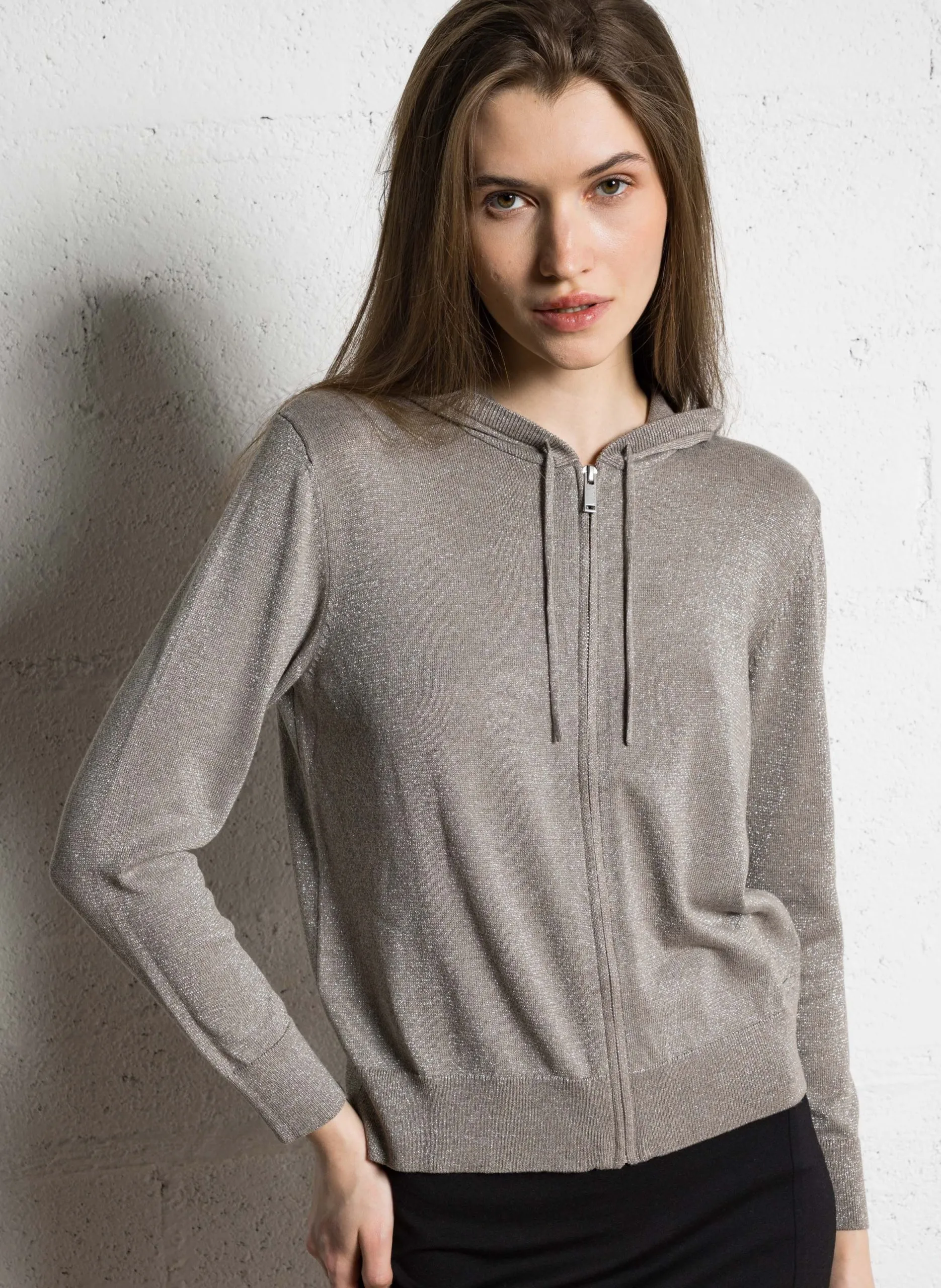 Strickjacke mit Kapuze und Reißverschluss Beige