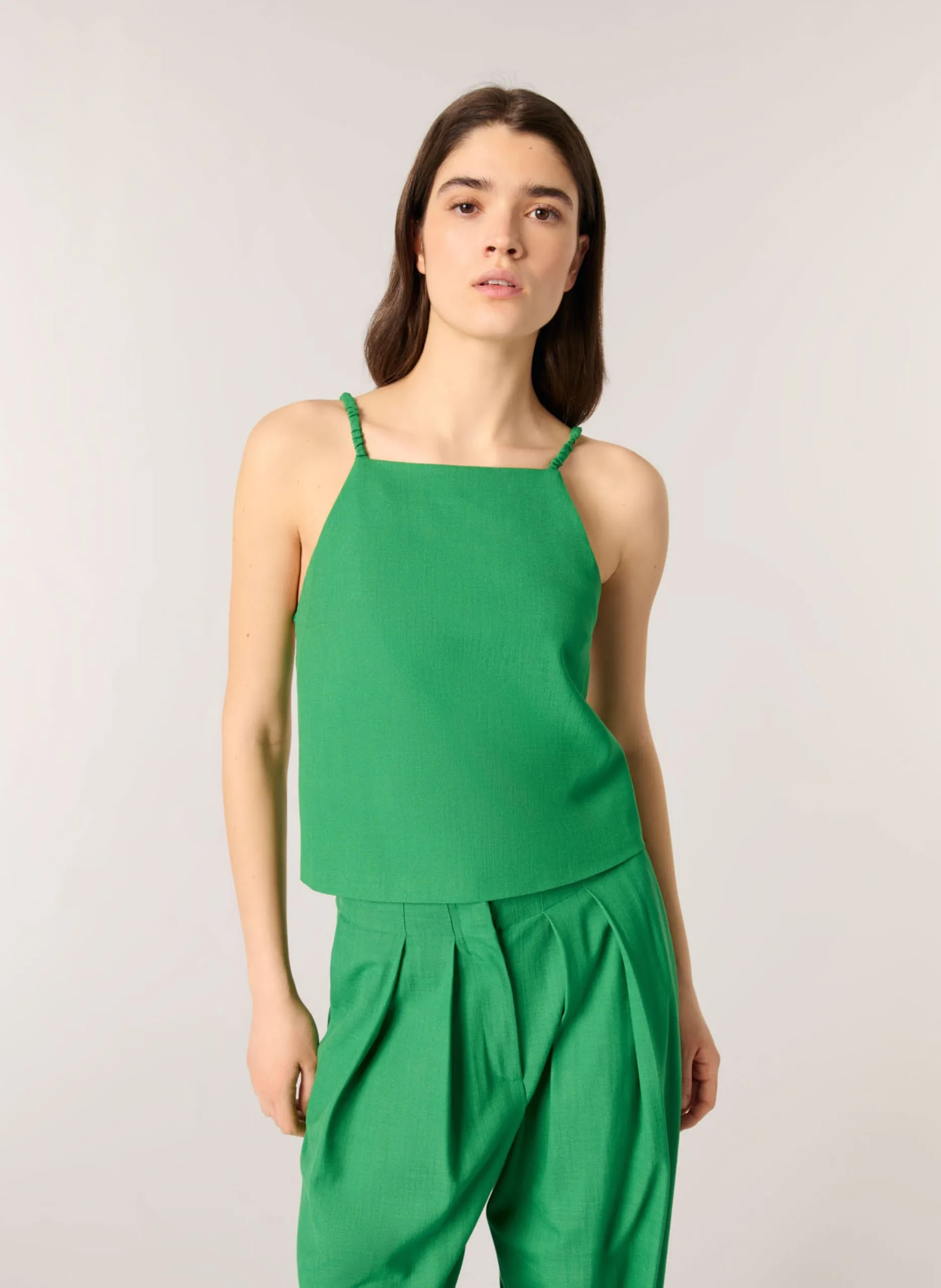 Top mit eckigem Ausschnitt Grun