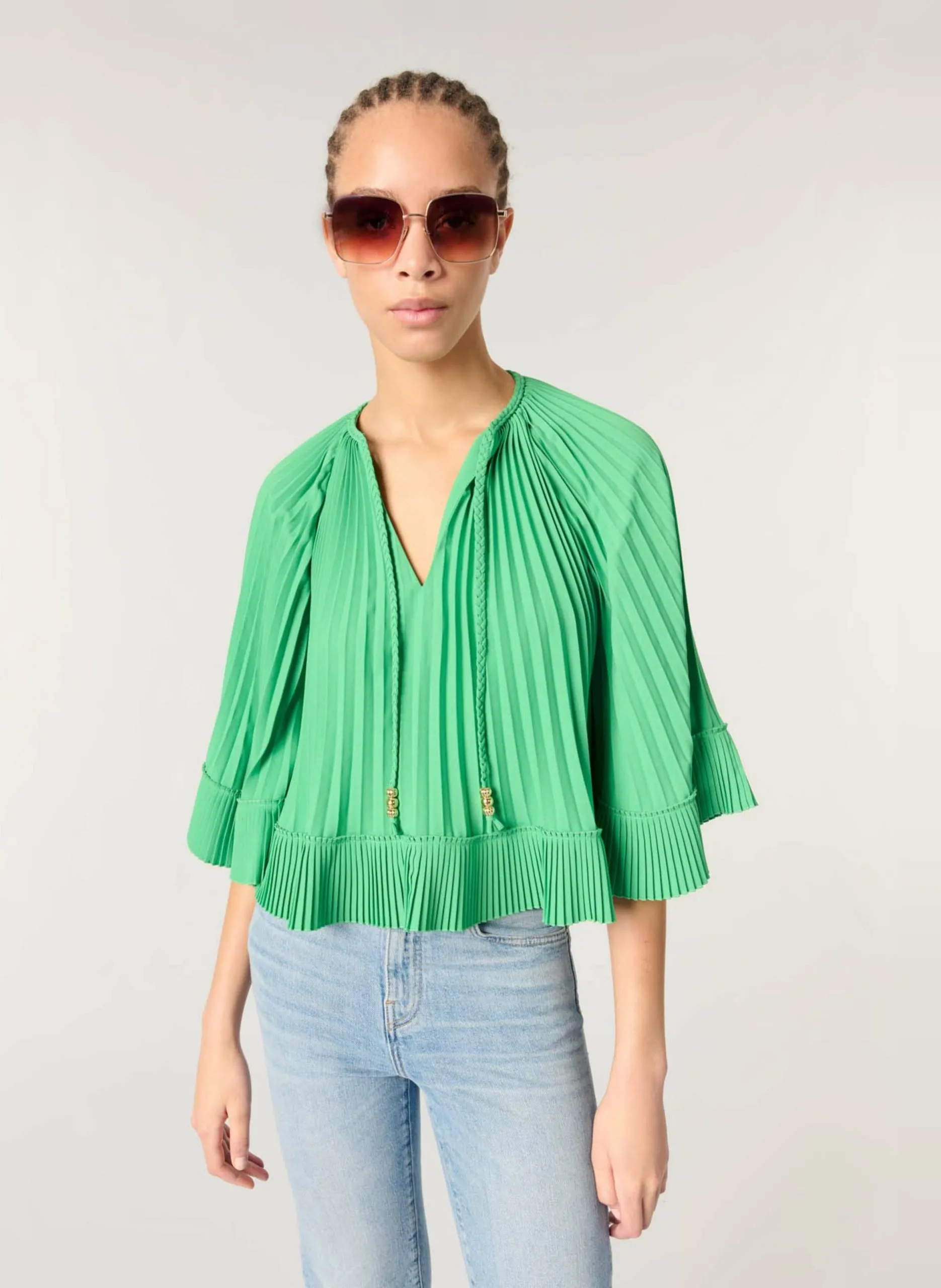 Plissiertes Top mit V-Ausschnitt Grun