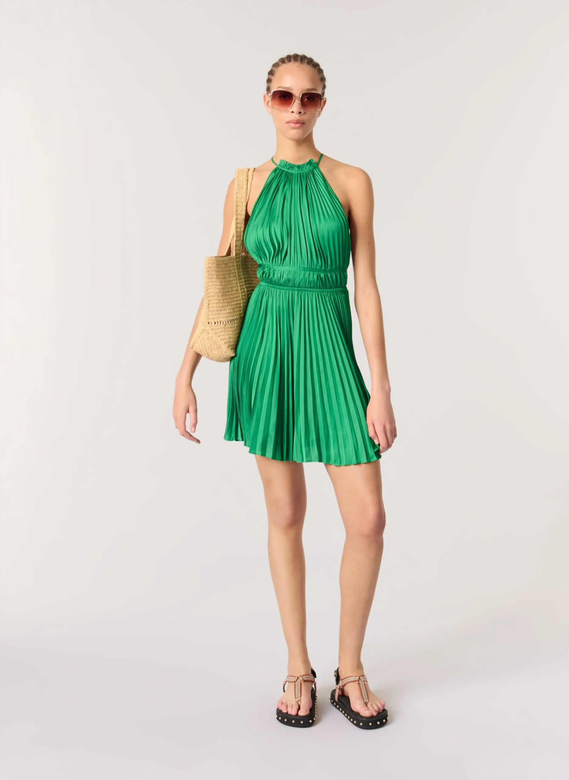 Satiniertes Kurzkleid mit Rundhalsausschnitt Grun