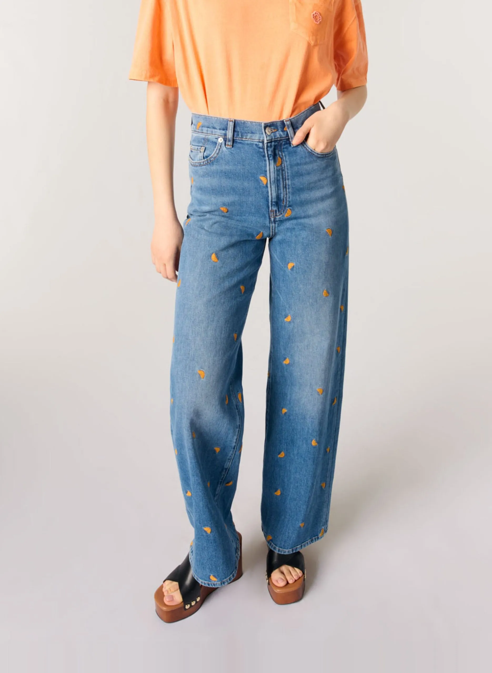 Gerade geschnittene Jeans aus gemischter Baumwolle mit Stickerei Blau