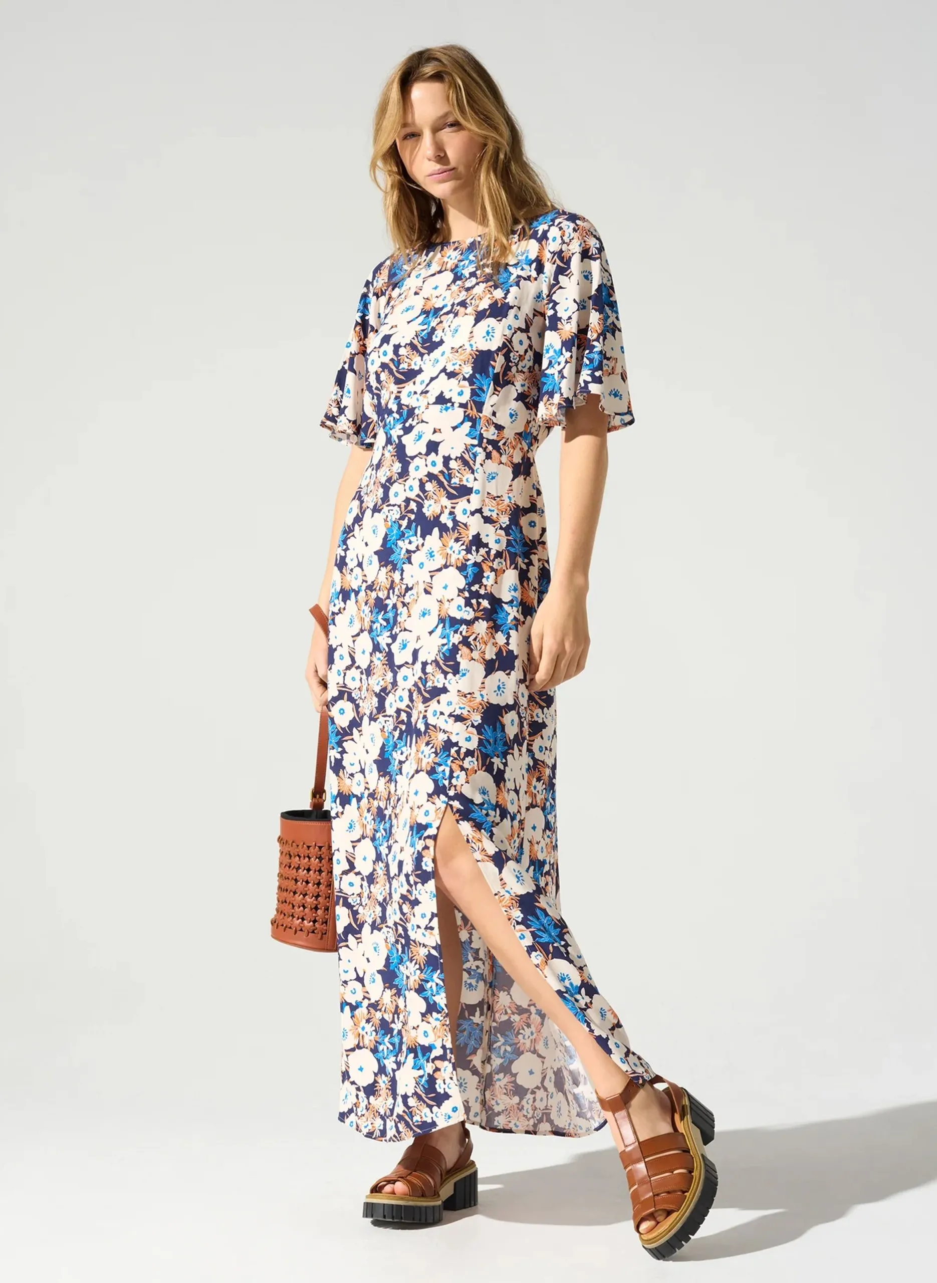 Tailliertes Kleid mit Rundhalsausschnitt Blau