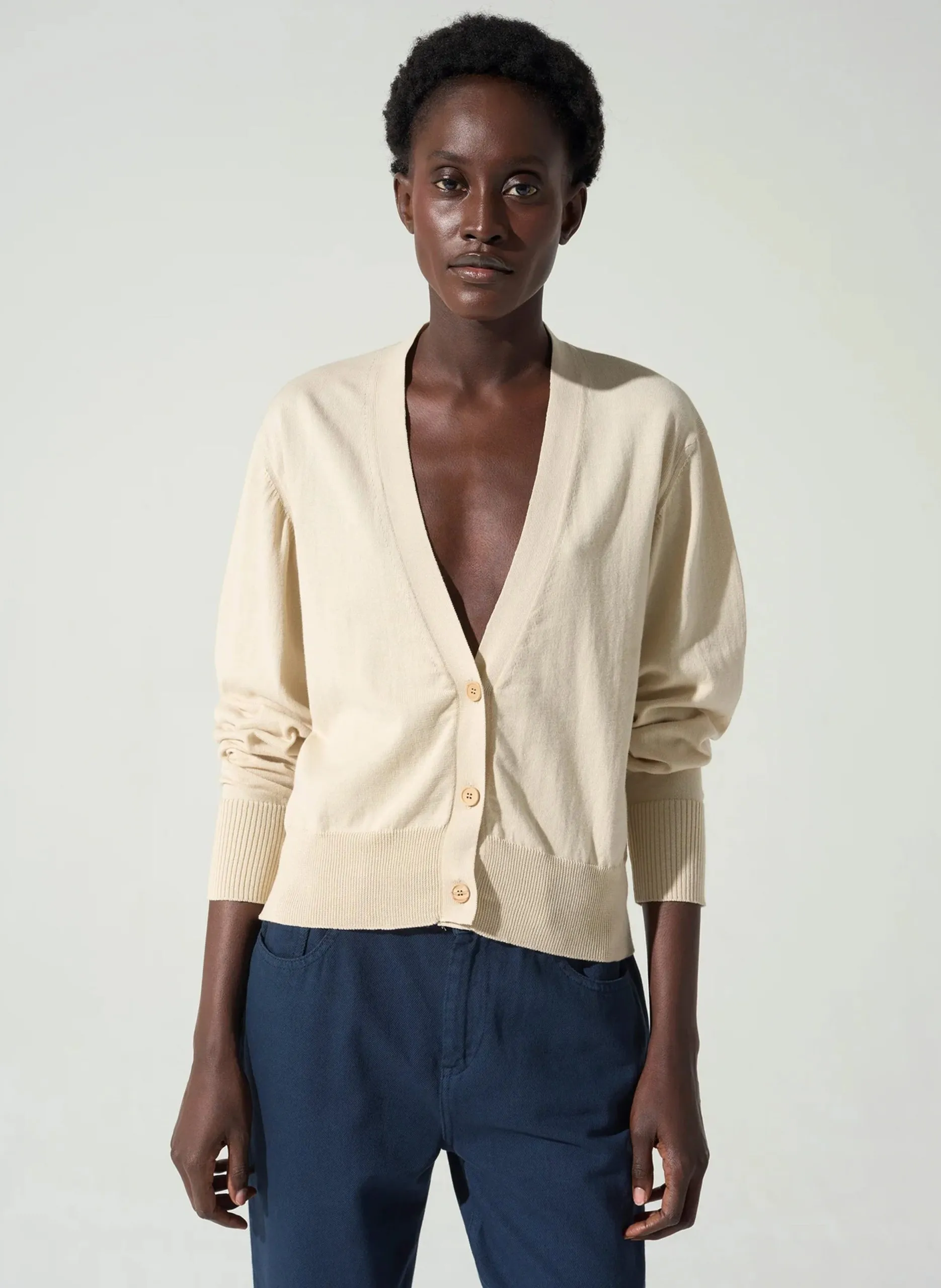 Gerader Baumwoll-Cardigan mit Knopfleiste Weiss