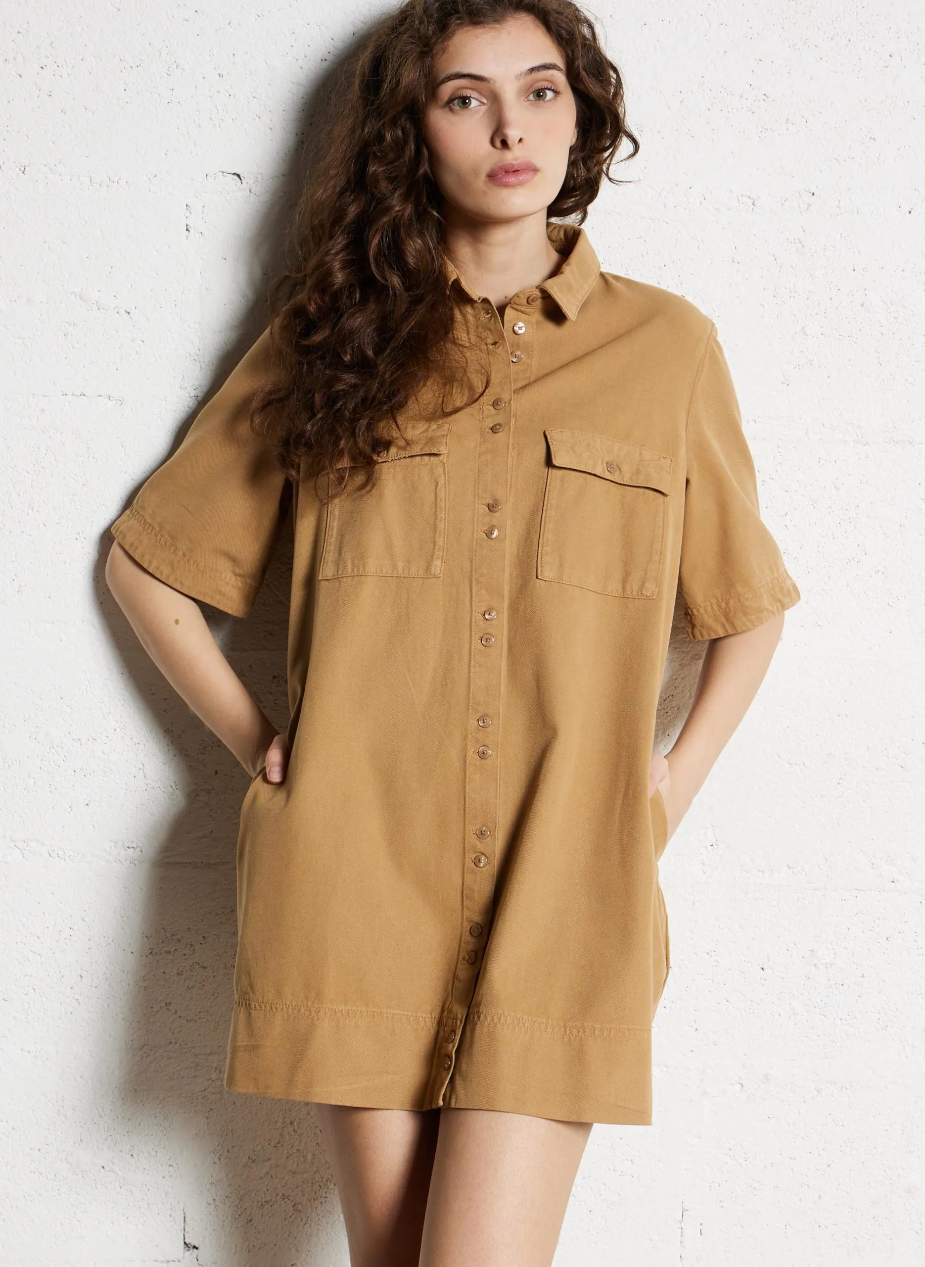 - Schmale Träger zum Binden - Ringerrücken - Weiter Schnitt - Raffung - 100 % Baumwolle - Gefüttert - Rückenhöhe: 94 cm. Braun THOTHO