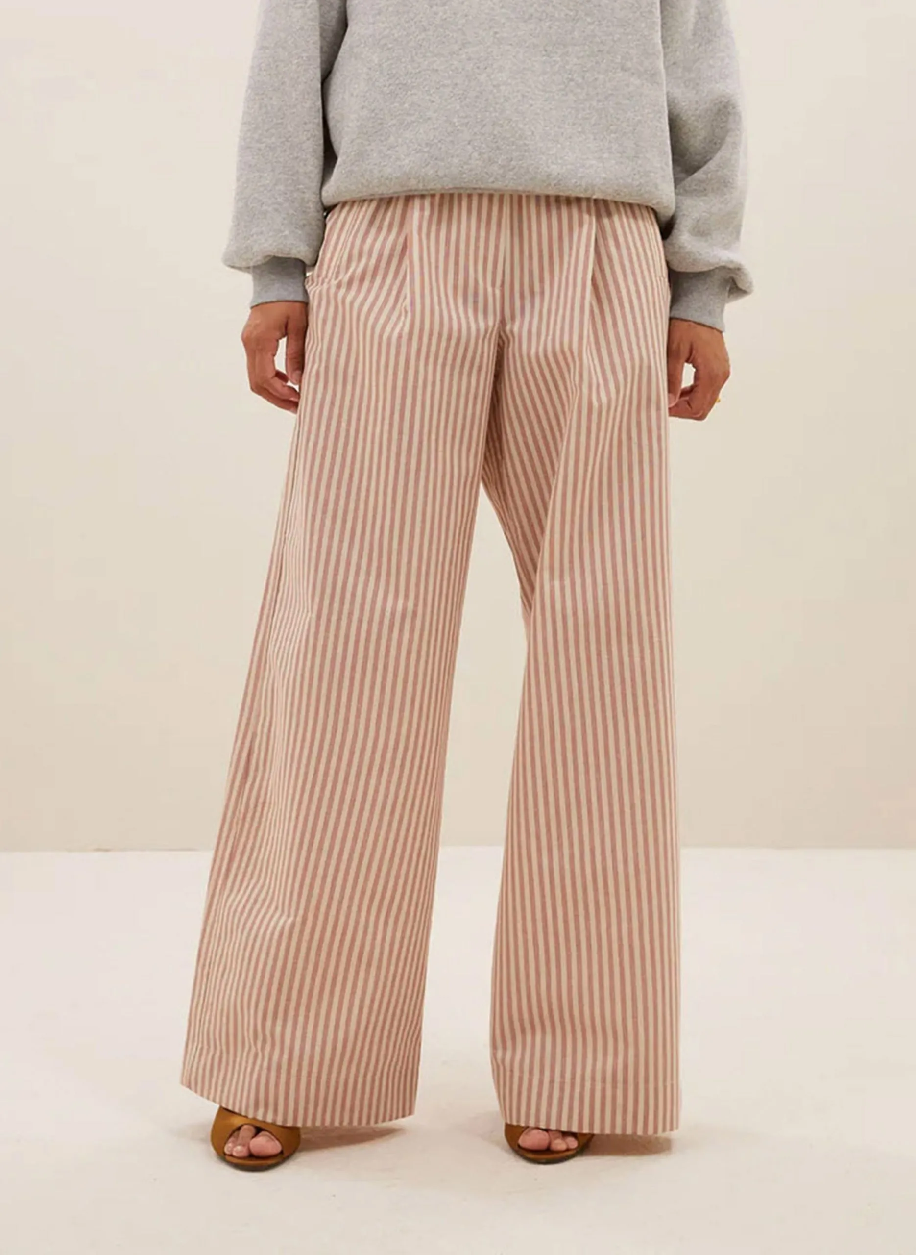 Gestreifte Hose mit hohem Bund Braun BENJI