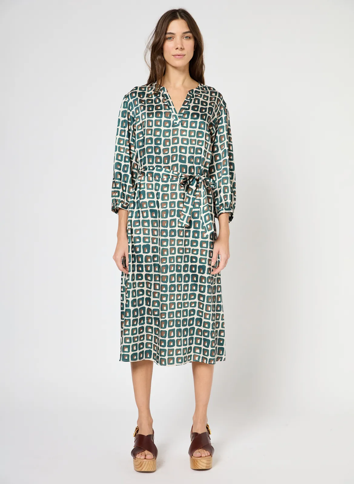 Ausgestelltes Midikleid mit Print Grun PIETRA