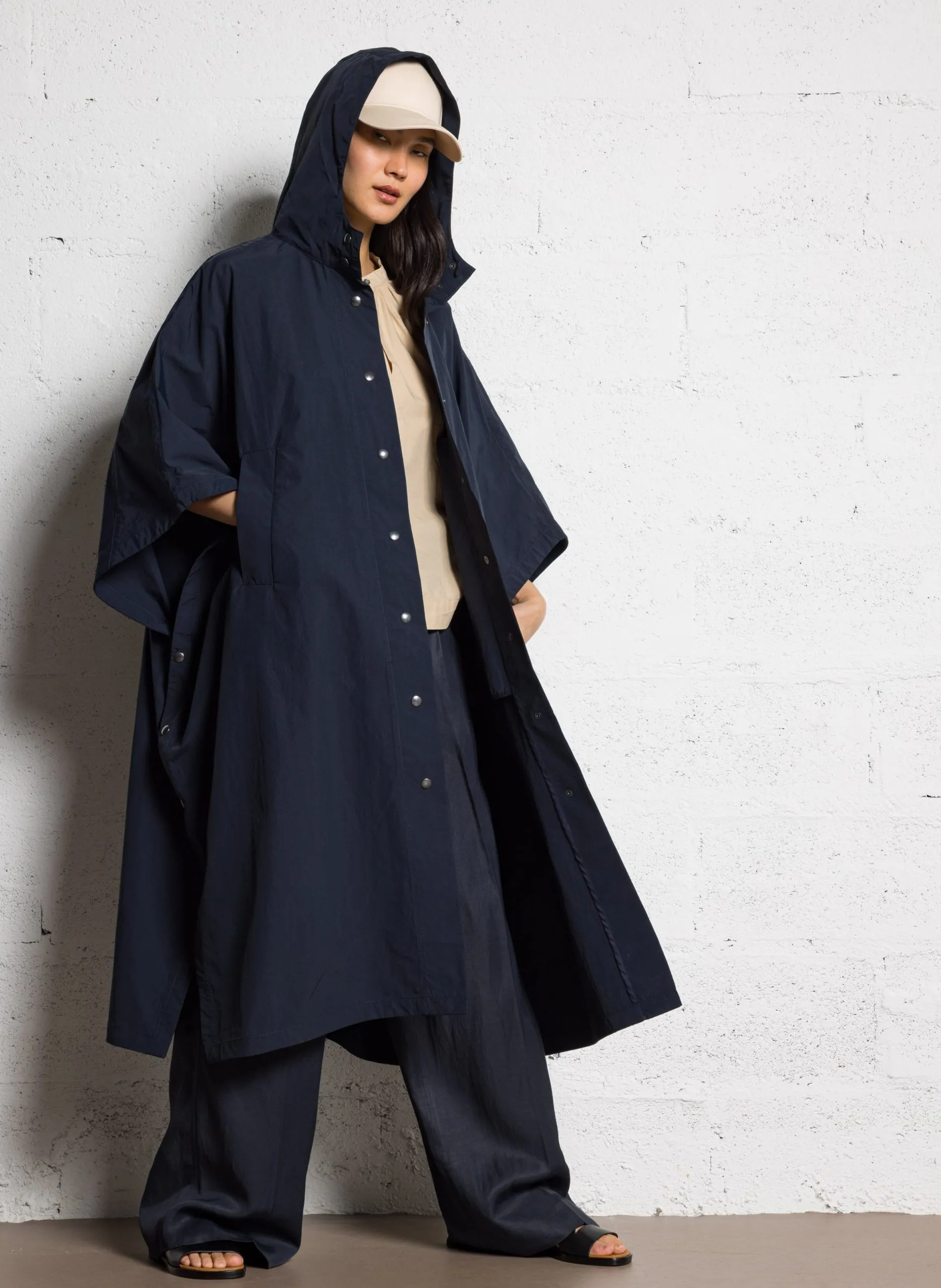 Weites wasserdichtes Cape Blau CRETE