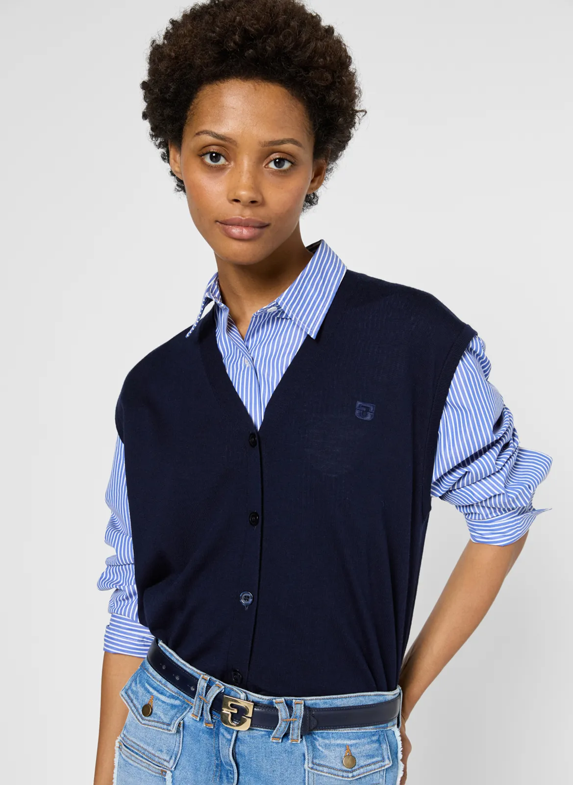 Strickjacke aus Wolle mit V-Ausschnitt Blau JUNE