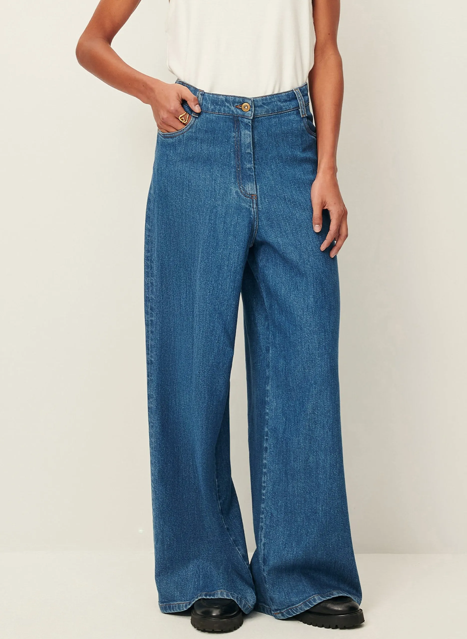 Ausgestellte Jeans mit hohem Bund Blau DALT