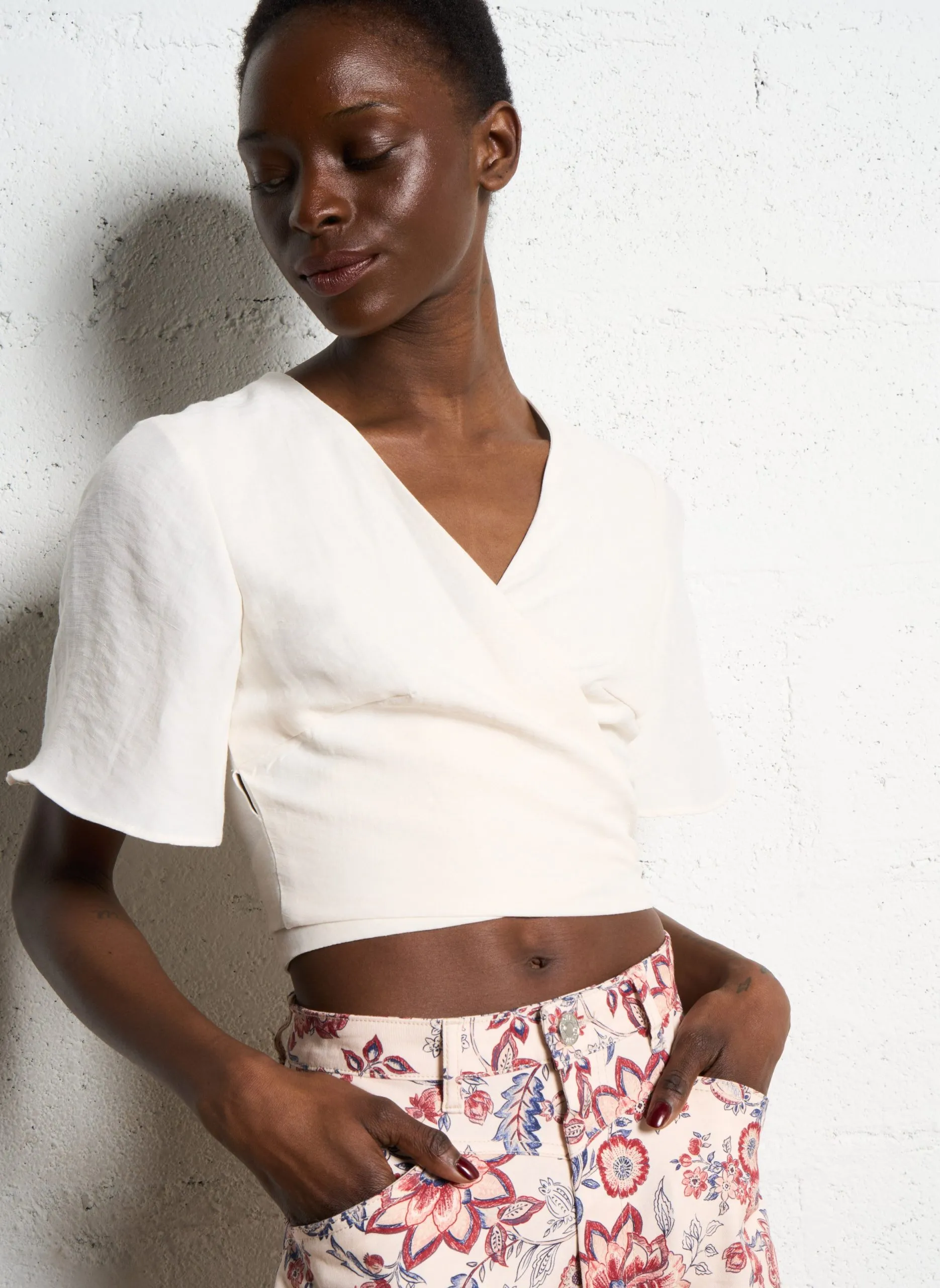 Bluse mit V-Ausschnitt aus Leinenmischung Beige ABANICO JADE