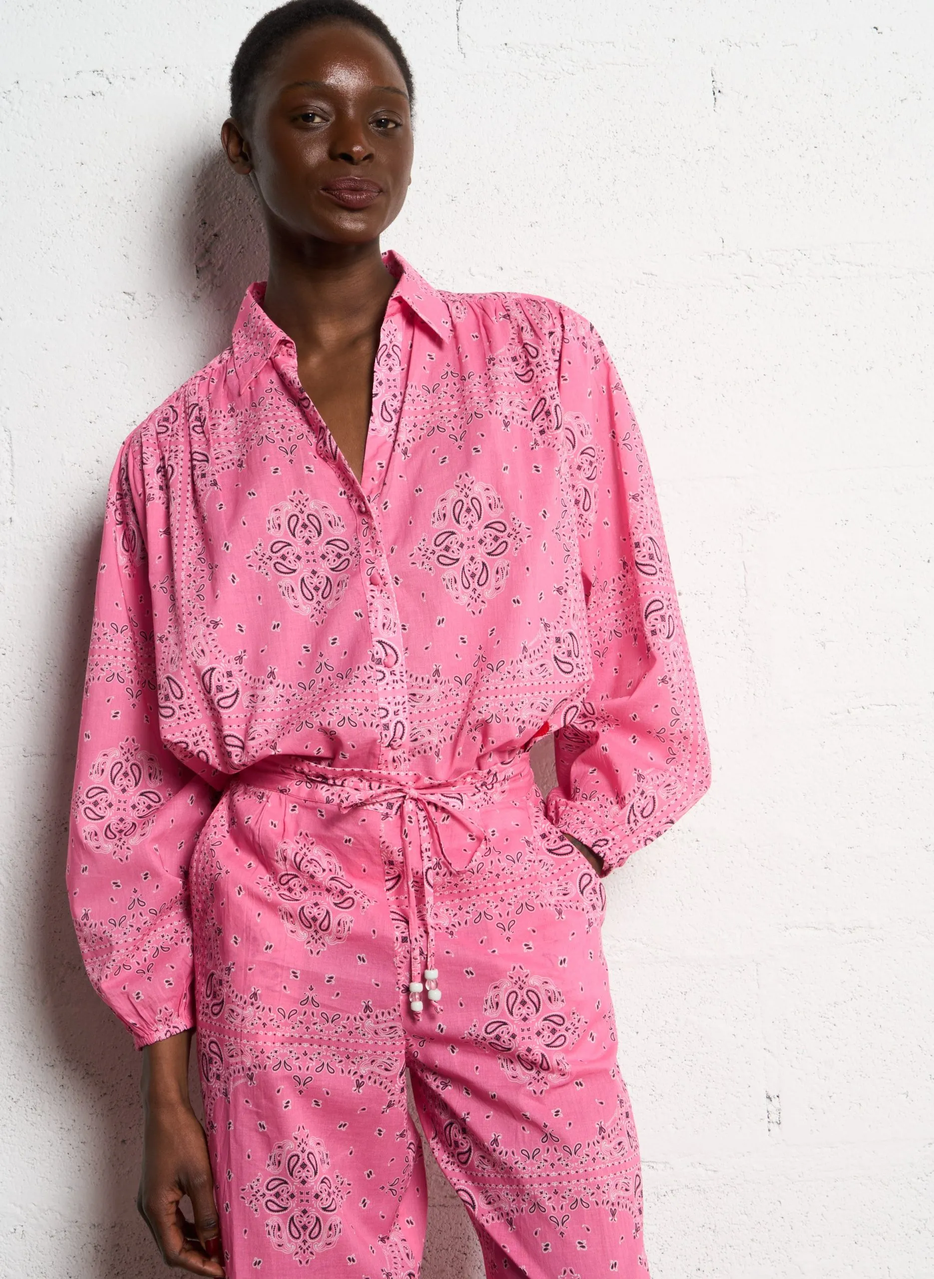 Klassisches Hemd mit Bandana-Print Rosa CANILA