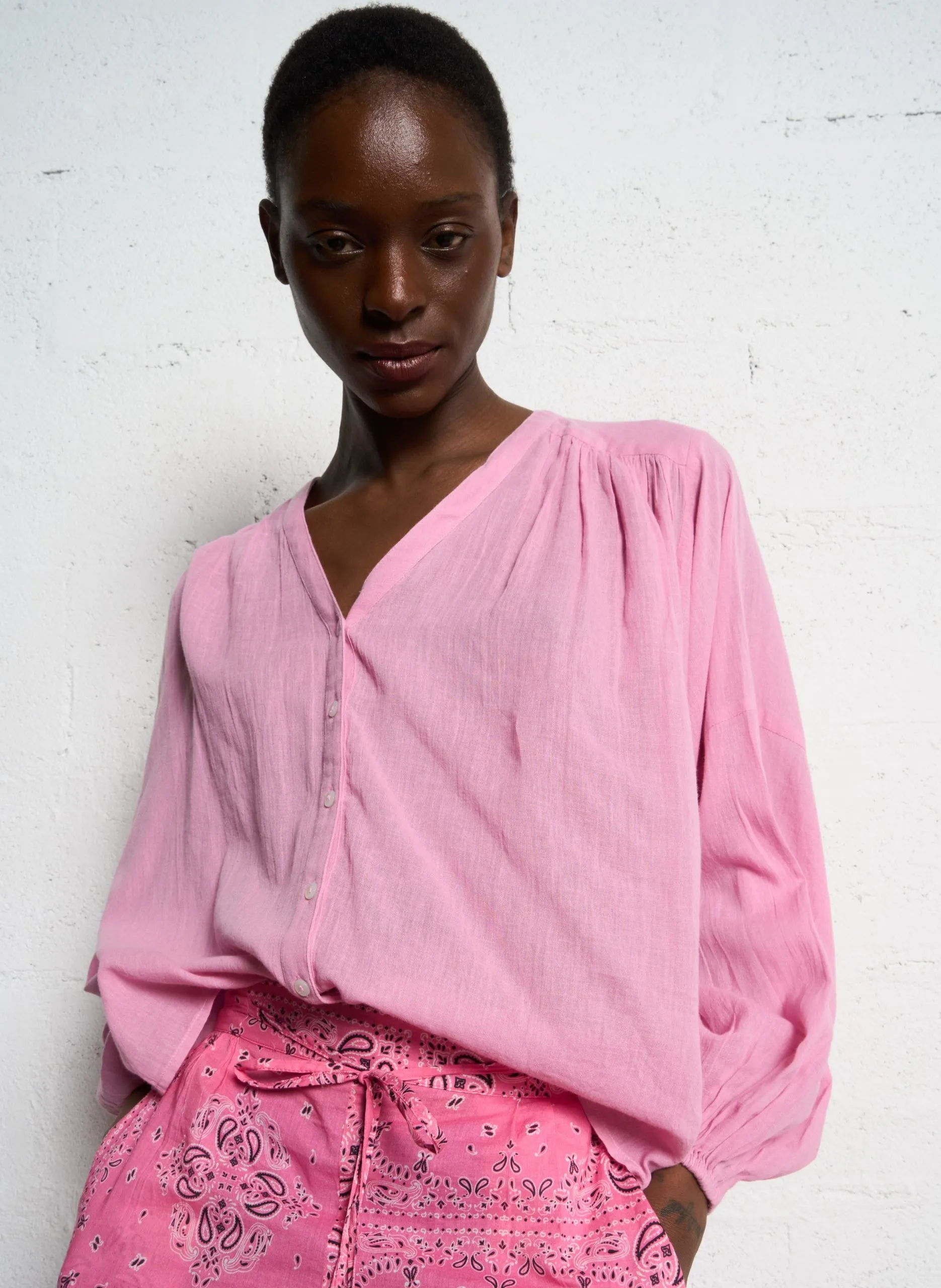 Baumwollbluse mit V-Ausschnitt Rosa CREEK