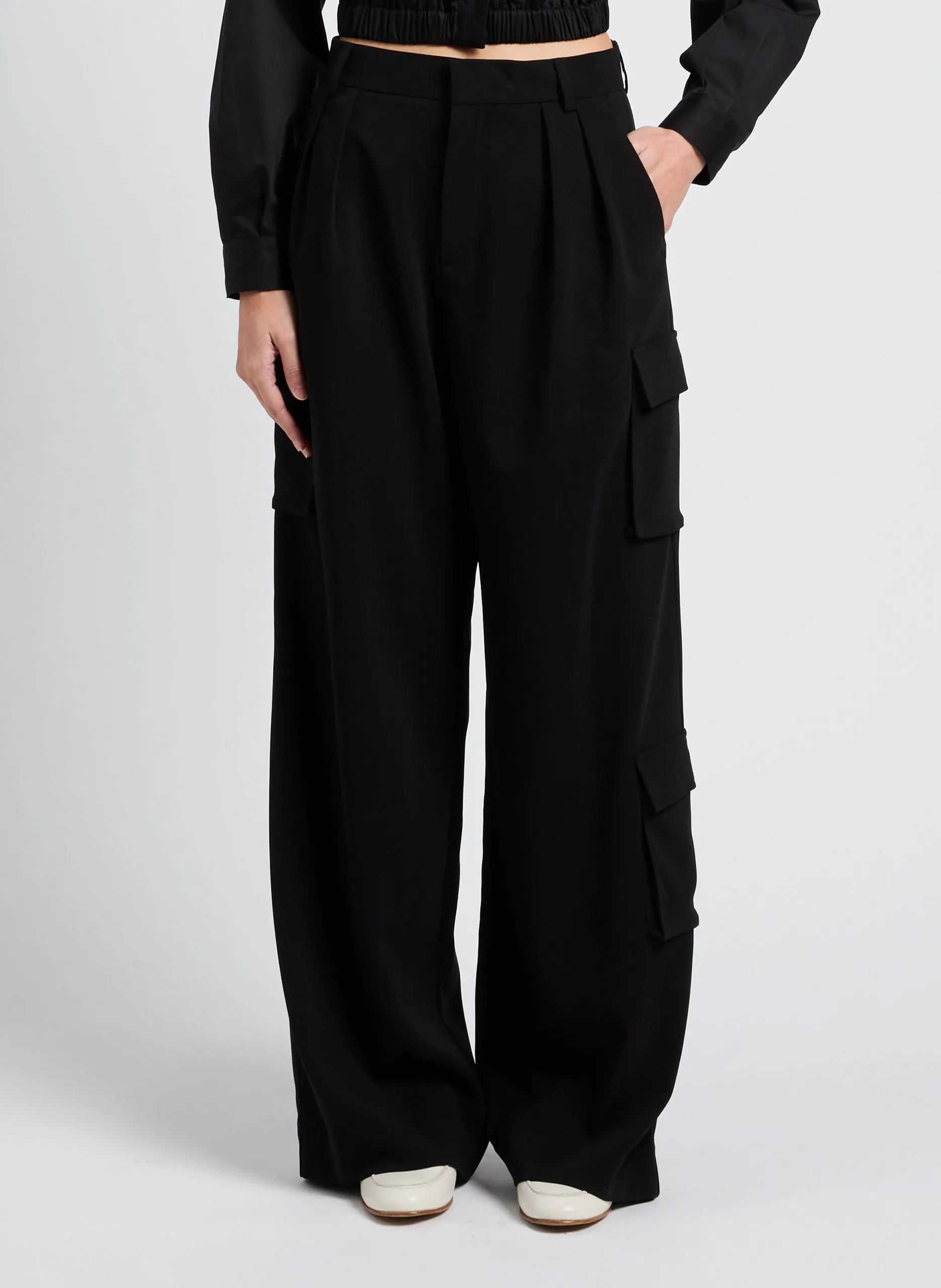 Weit geschnittene Hose Schwarz VARGO