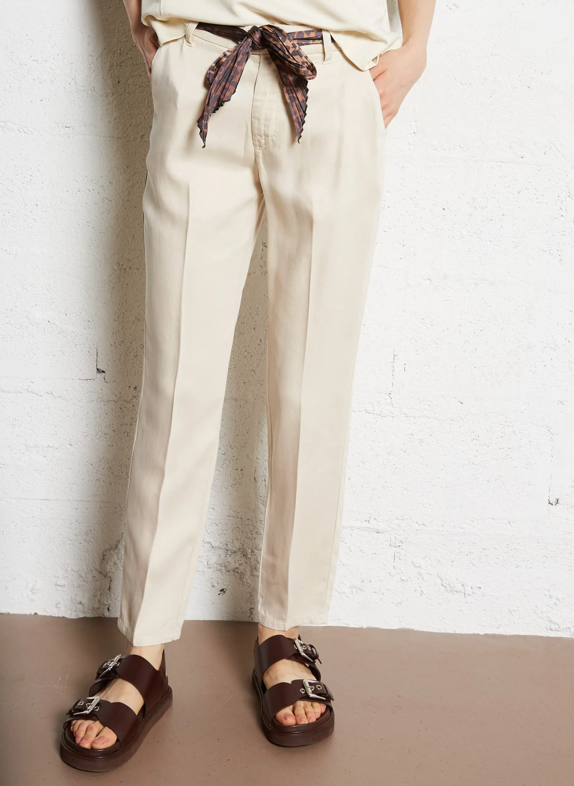 Fließende Karottenhose Weiss THEA