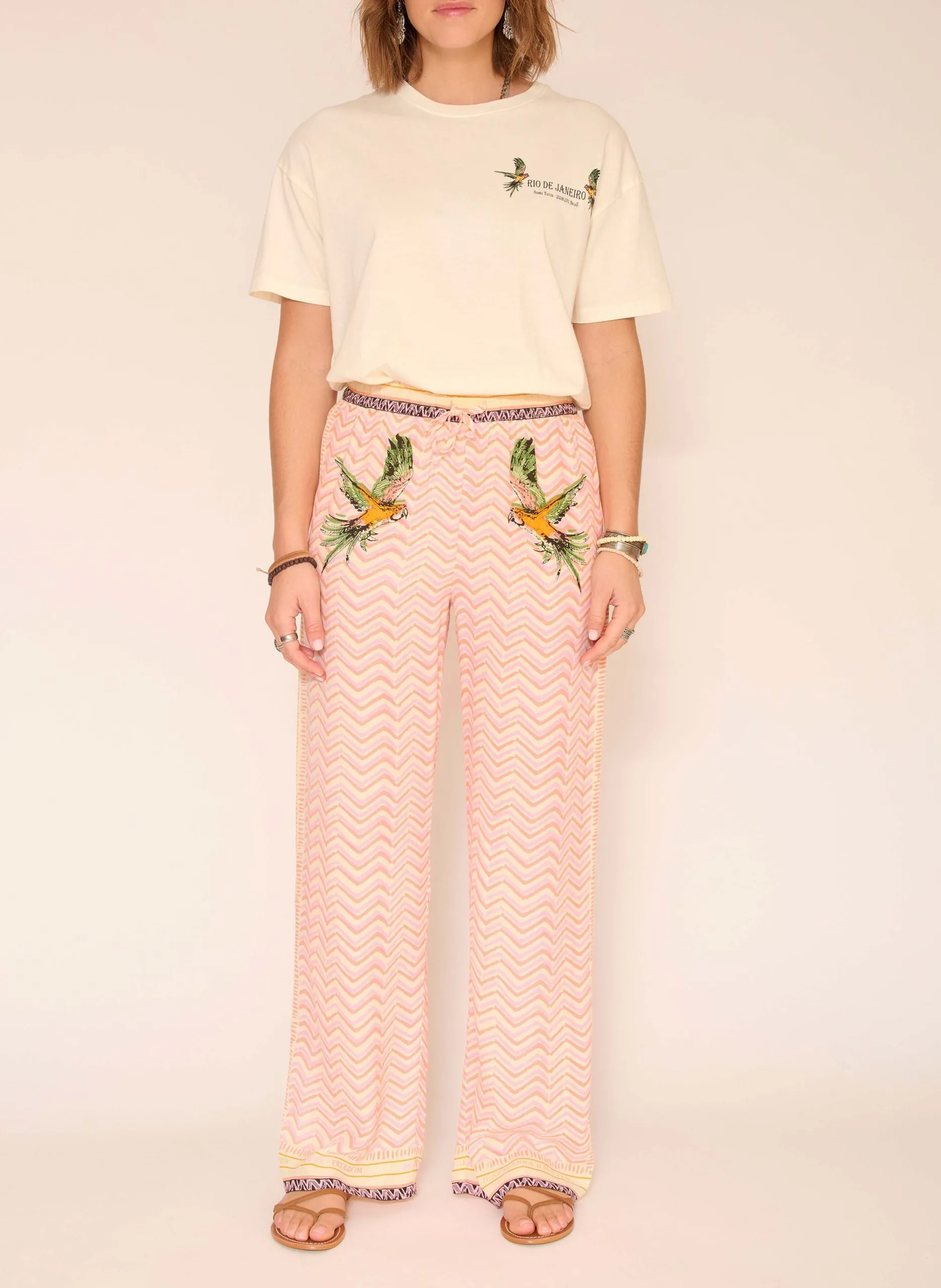 Hoch geschnittene Fließhose mit Muster Beige PROVIDUS