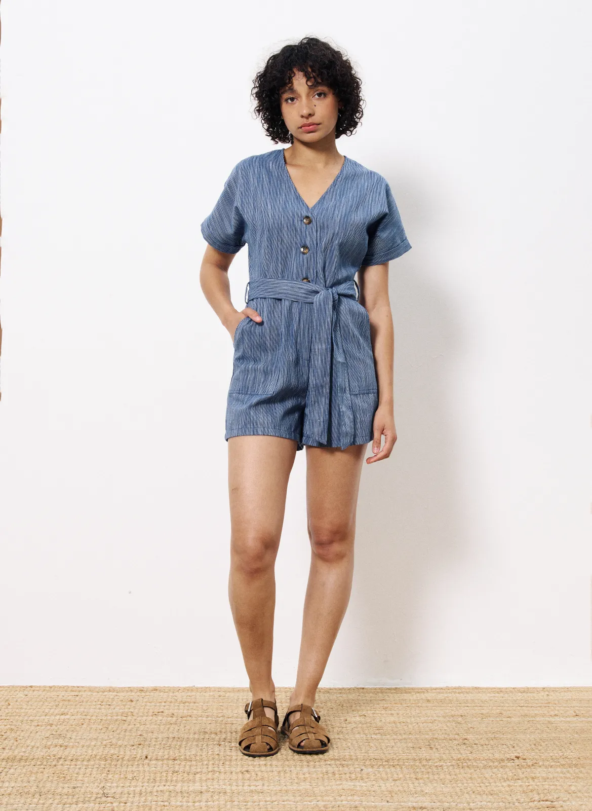 Gerade geschnittener Jumpsuit mit Gürtel Blau ADILA