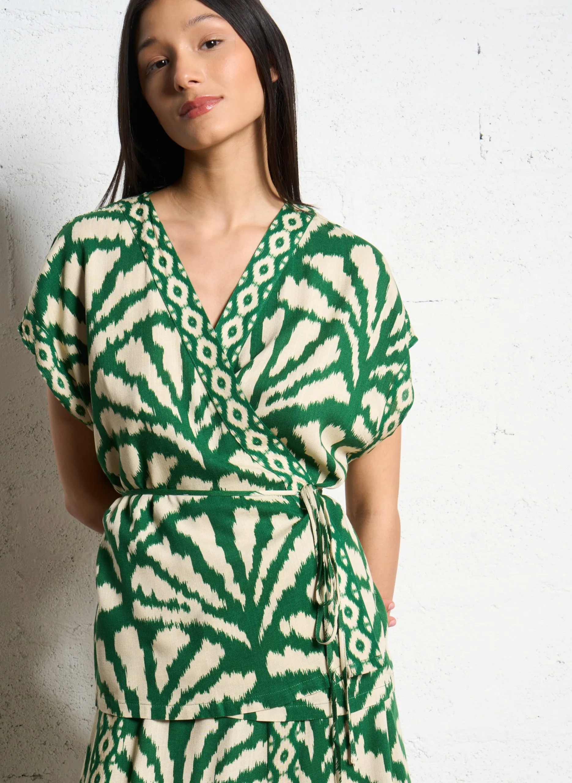 Ärmelloses Top mit V-Ausschnitt und Aufdruck Grun TIPHAINE