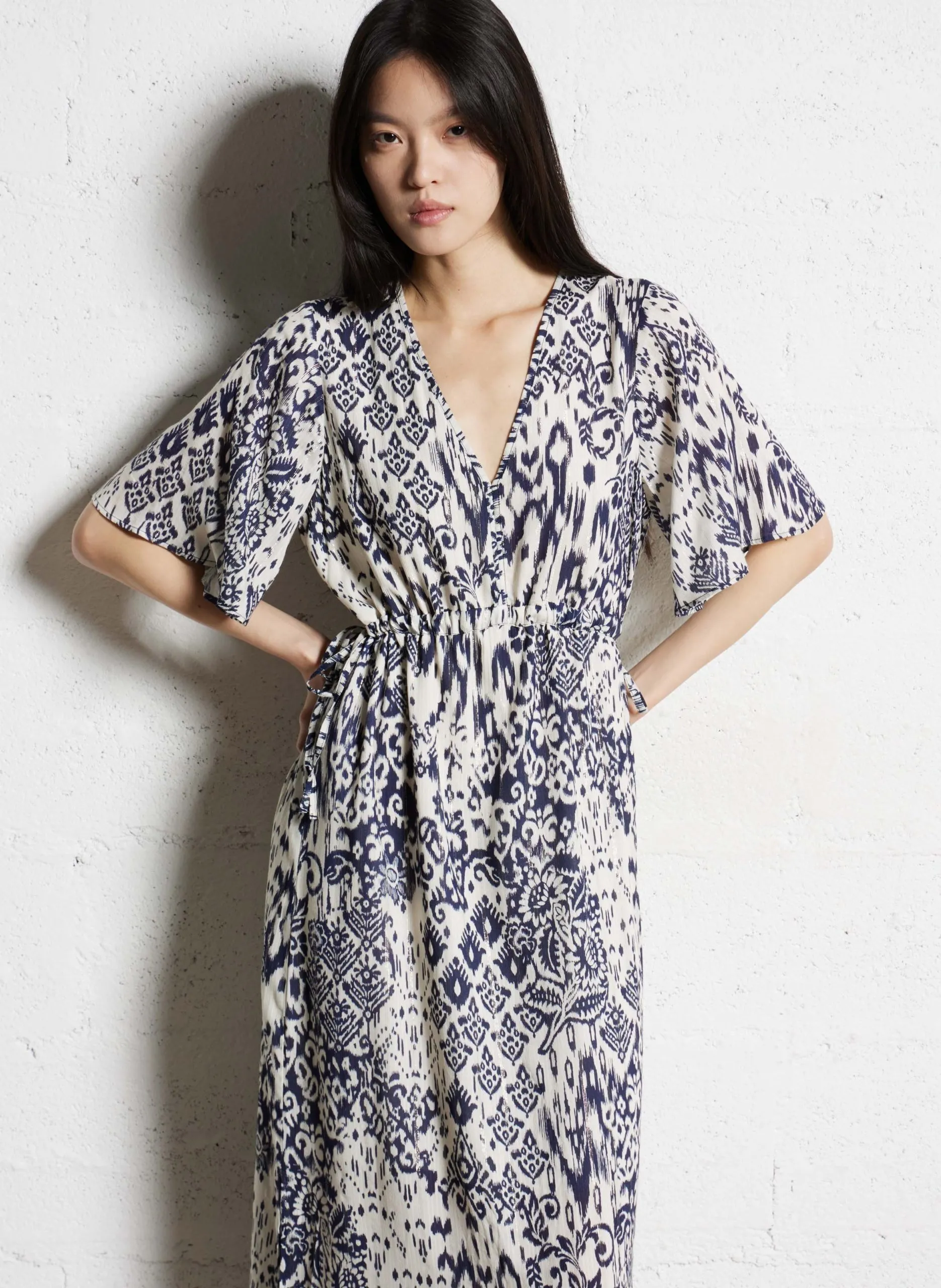 Ausgestelltes Midikleid mit Print Blau RIZAMA