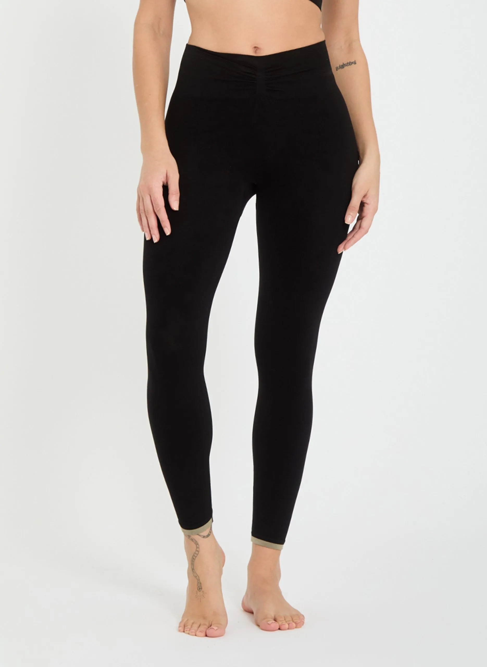 Base City - Sport-Leggings Schwarz CHENDA