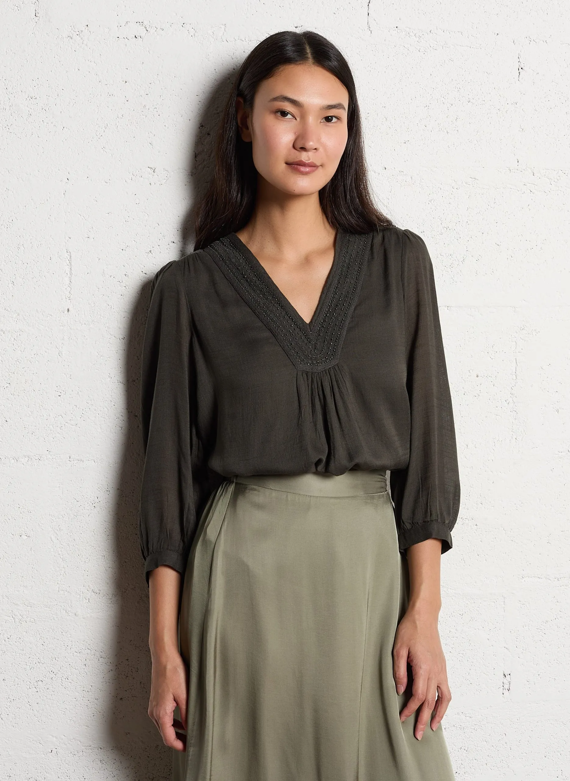 Bluse mit V-Ausschnitt und Perlenstickerei Khaki TAYLOR