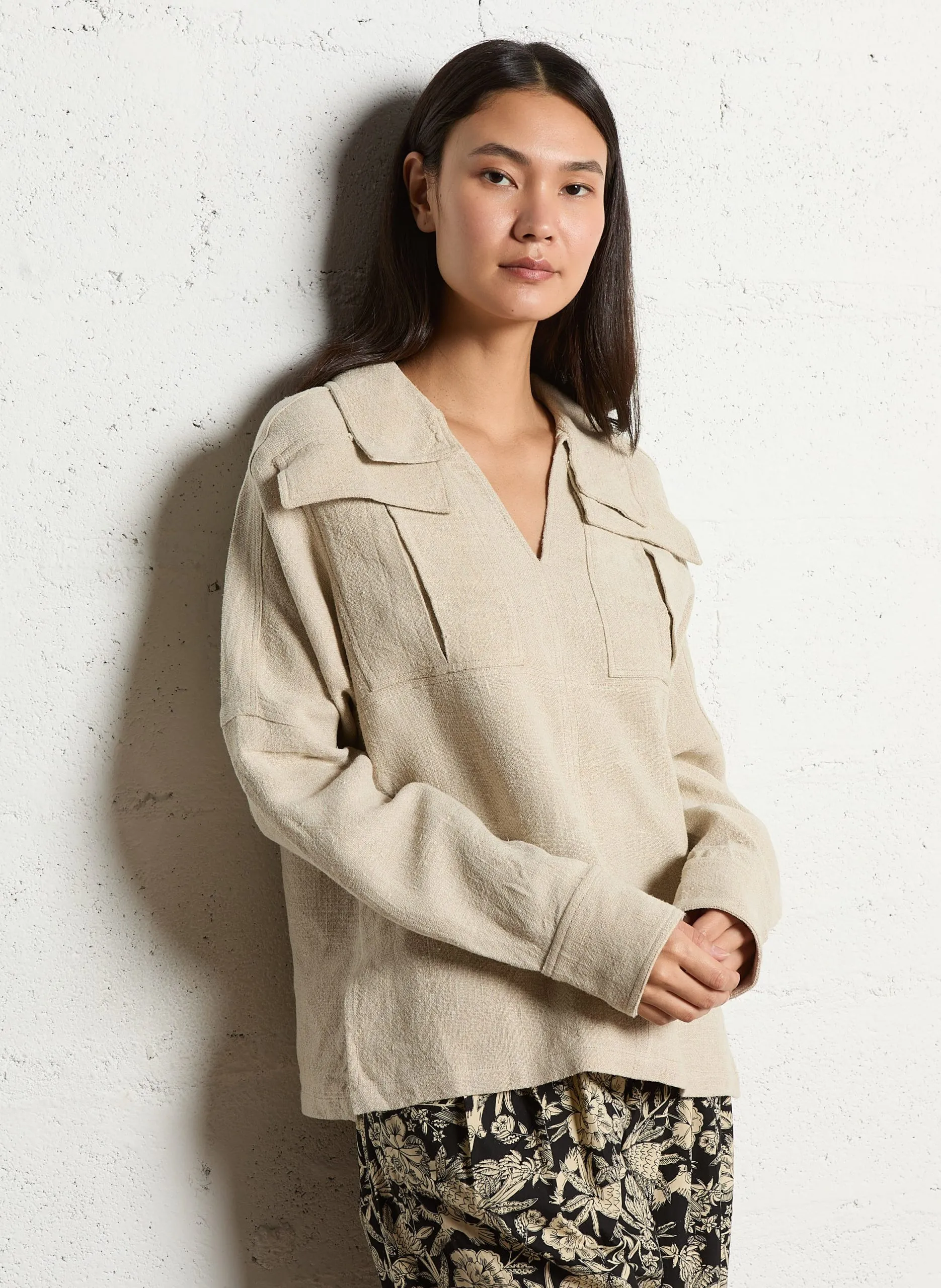 Leinen-Top mit V-Ausschnitt Beige MATELOT