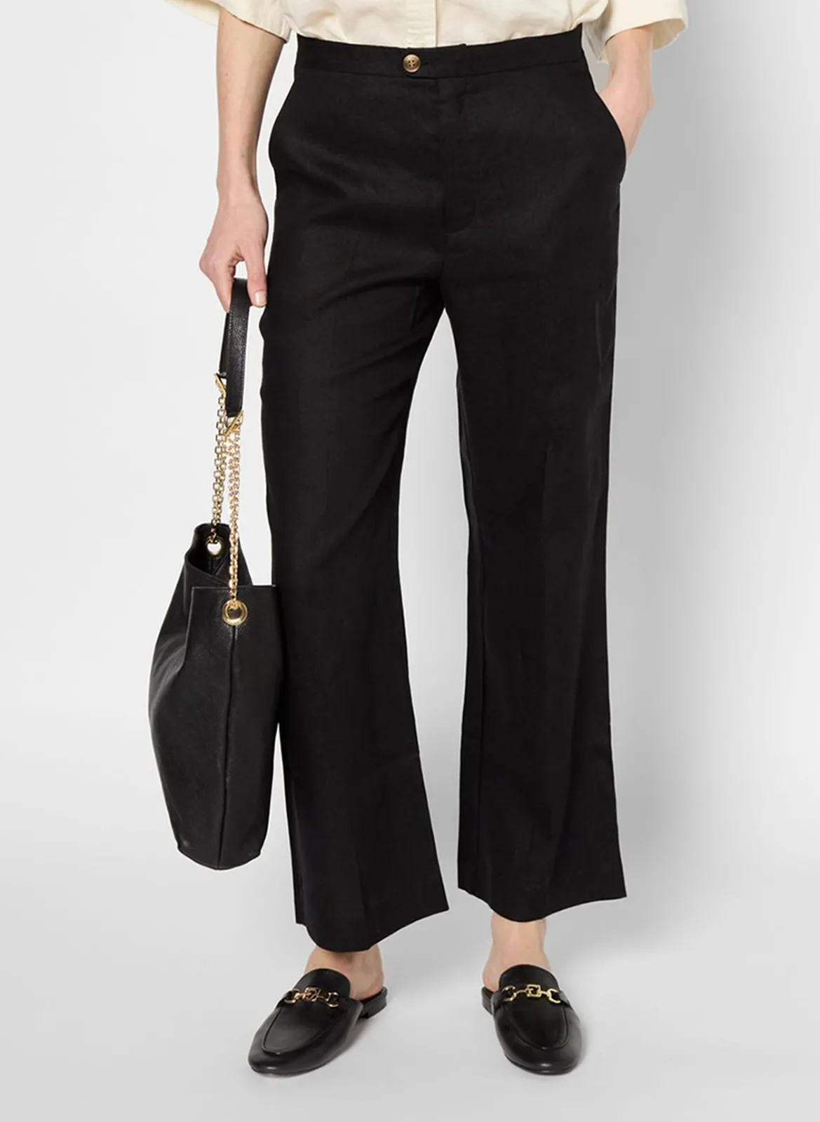 Gerade geschnittene 7/8-Hose aus Leinen Schwarz LYS