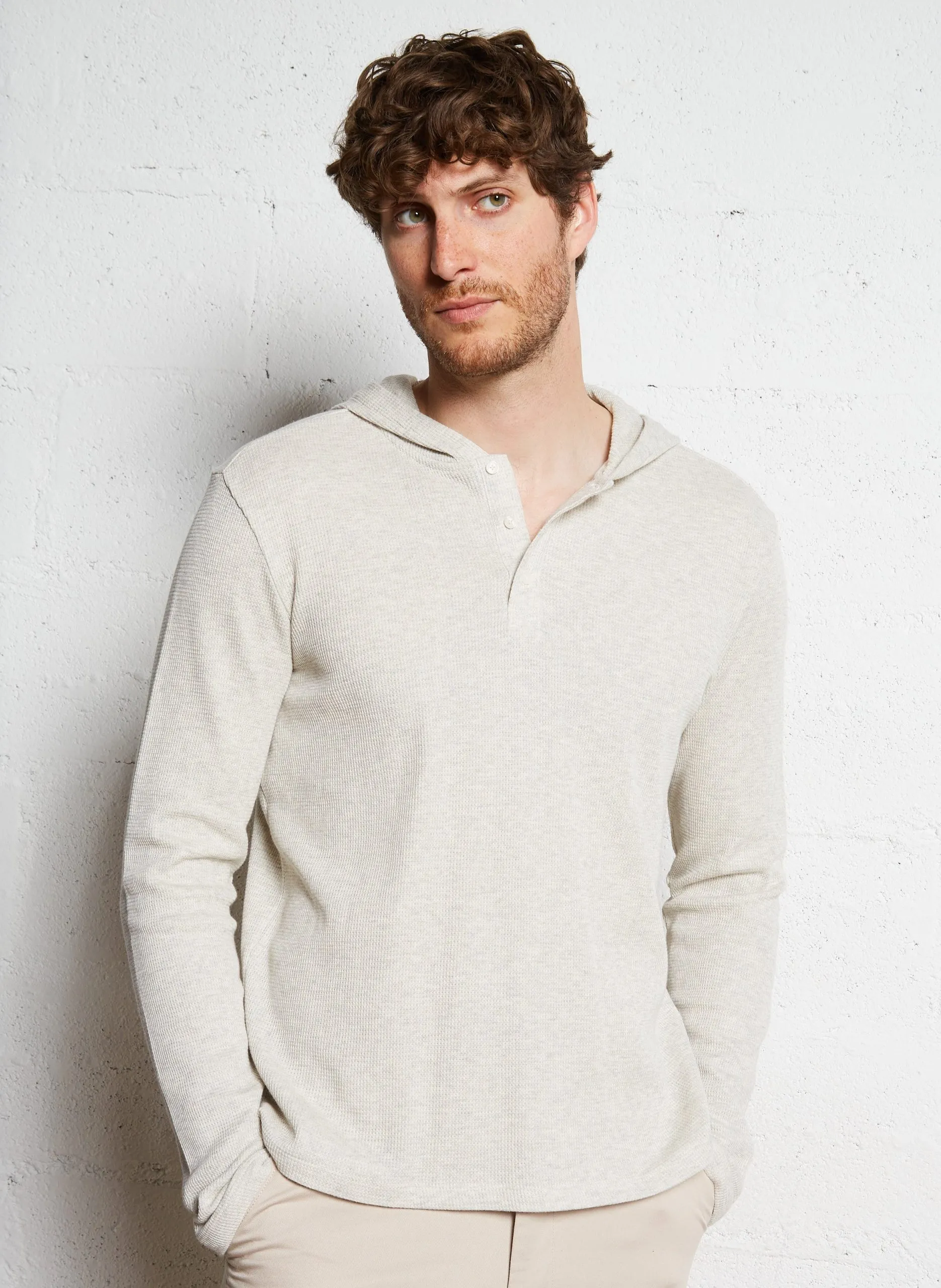 Baumwoll-T-Shirt mit Kapuze Grau