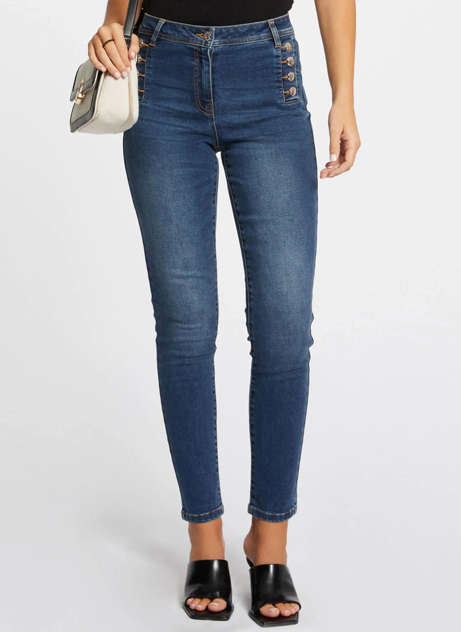 - Jeans mit 5 Taschen - Doppelschlaufe hinten Breite unten: 16 cm. Blau 242-PZAM