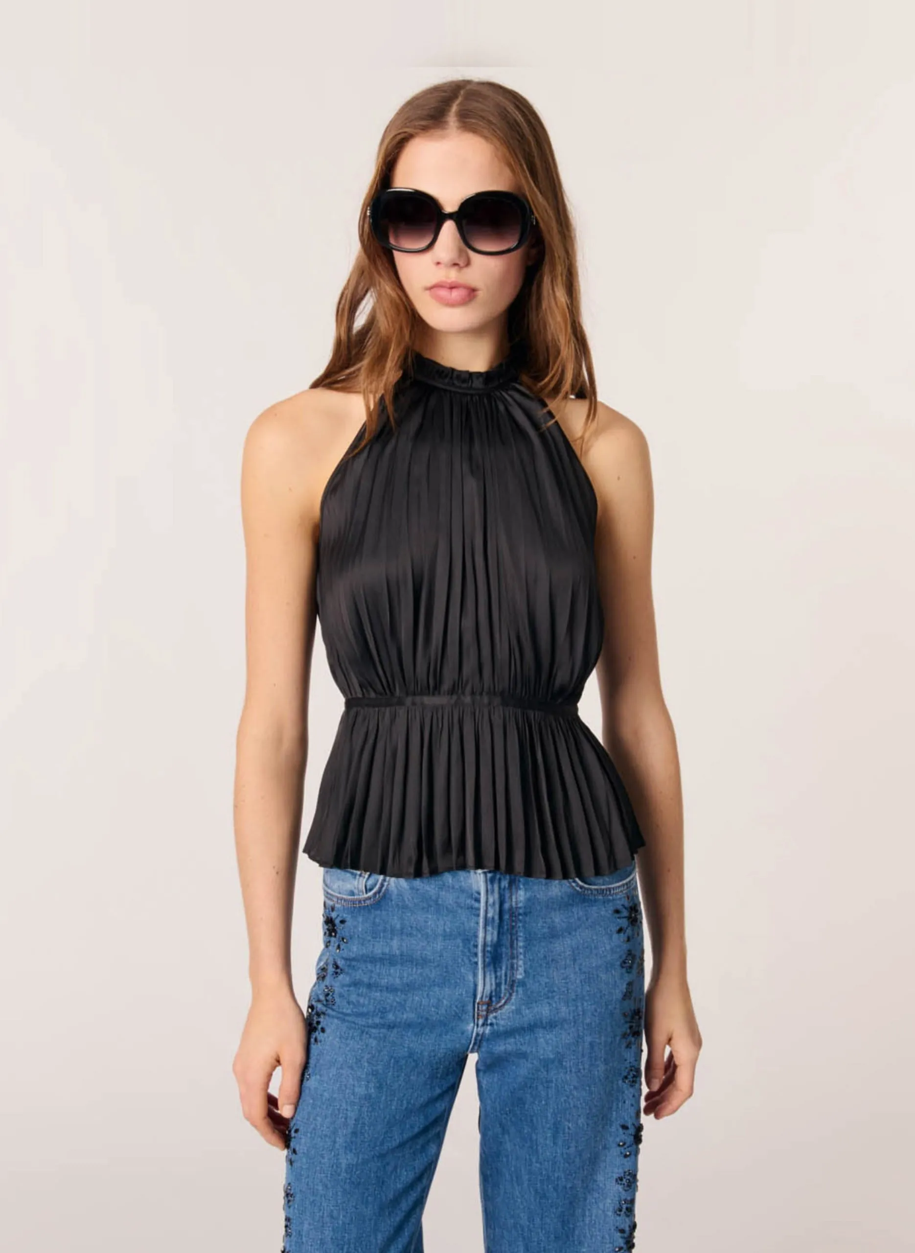 Satiniertes Plissee-Top mit Rundhalsausschnitt Schwarz