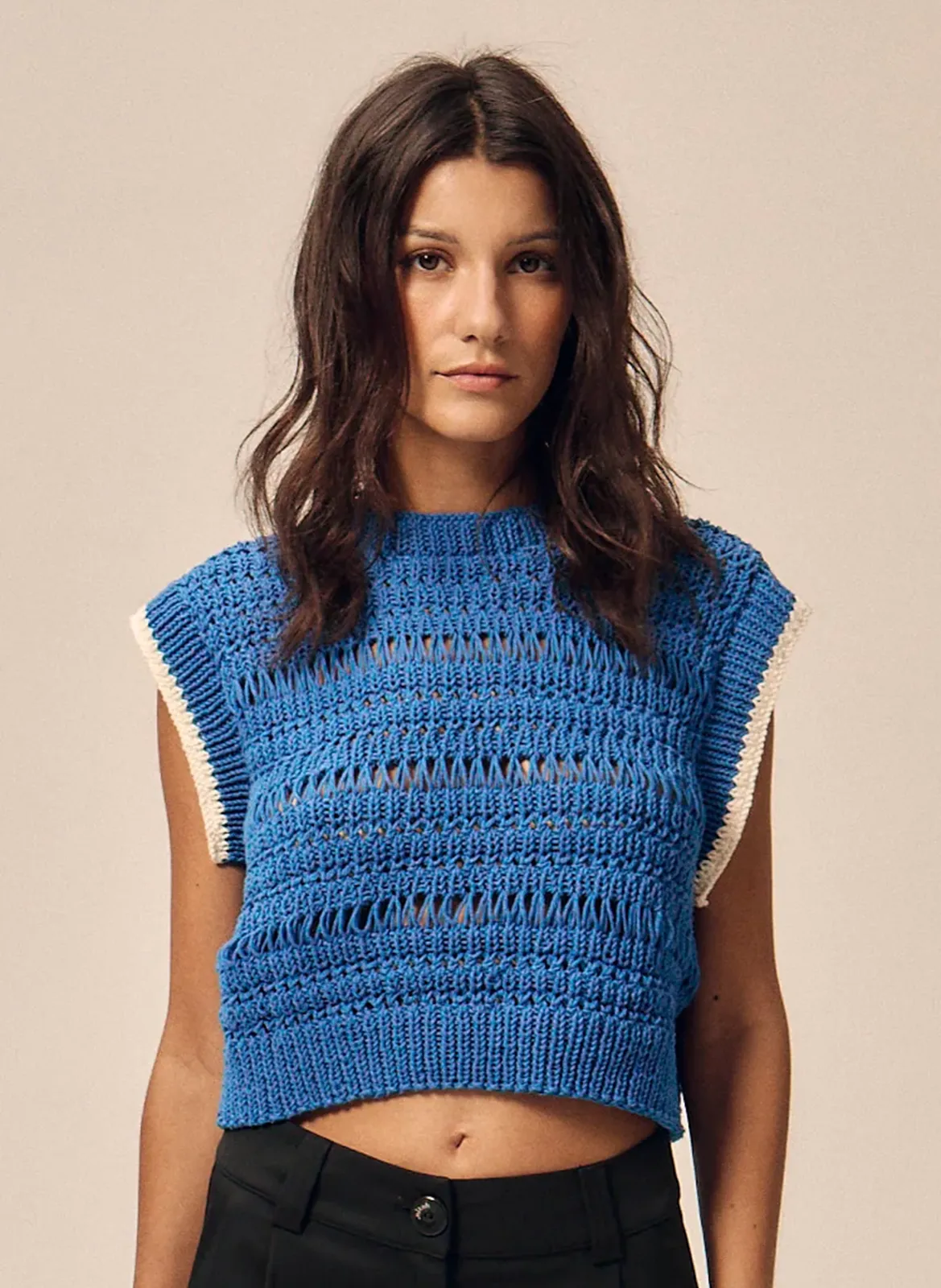 Kurzes ärmelloses gestricktes Top Blau RACHEL