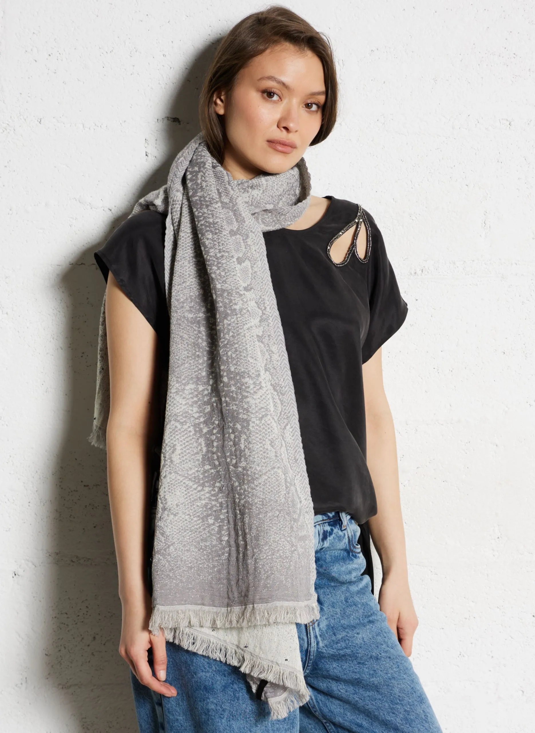 Python Jacquard Schal Grau