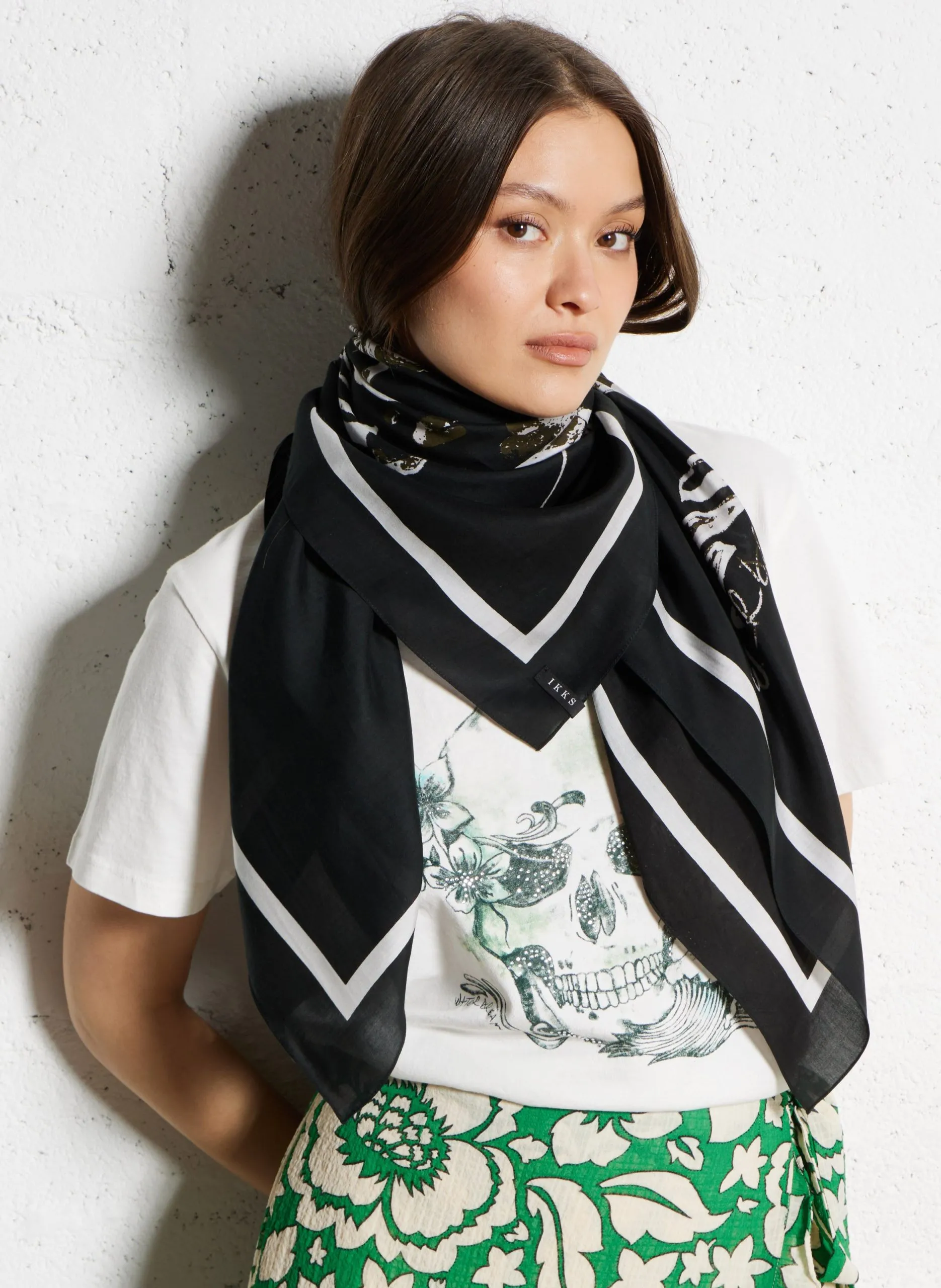 Quadratisches Tuch mit Mustern Schwarz