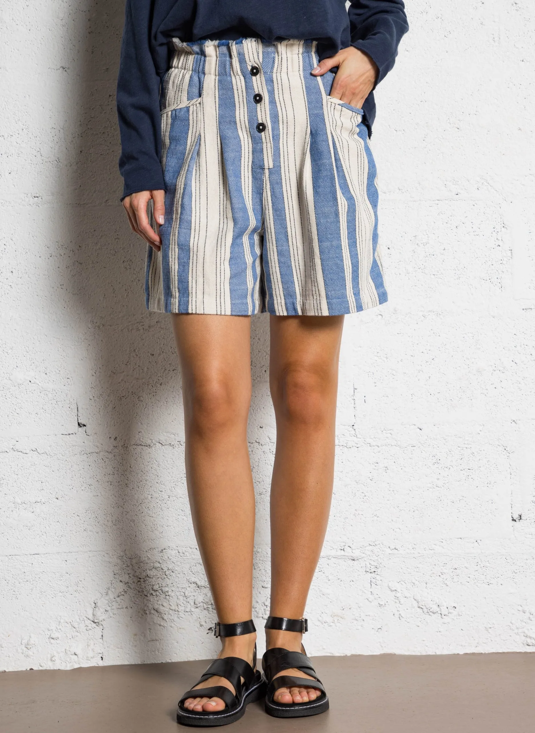 Gerade geschnittene Streifenshorts aus Baumwoll-Mix Blau LILAT