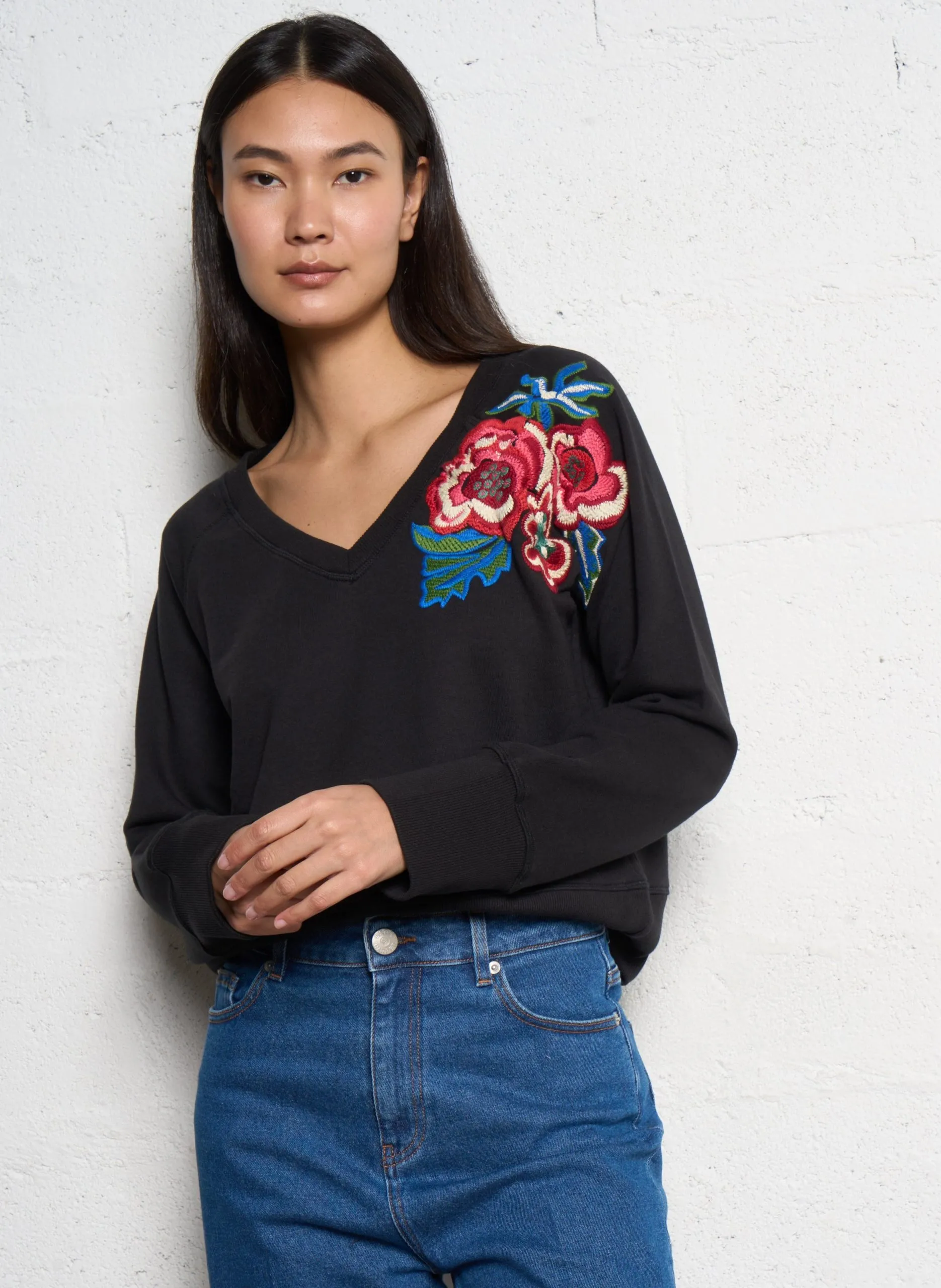 Weites Sweatshirt mit V-Ausschnitt und Stickerei aus Bio-Baumwollmischung Grau SHAVI