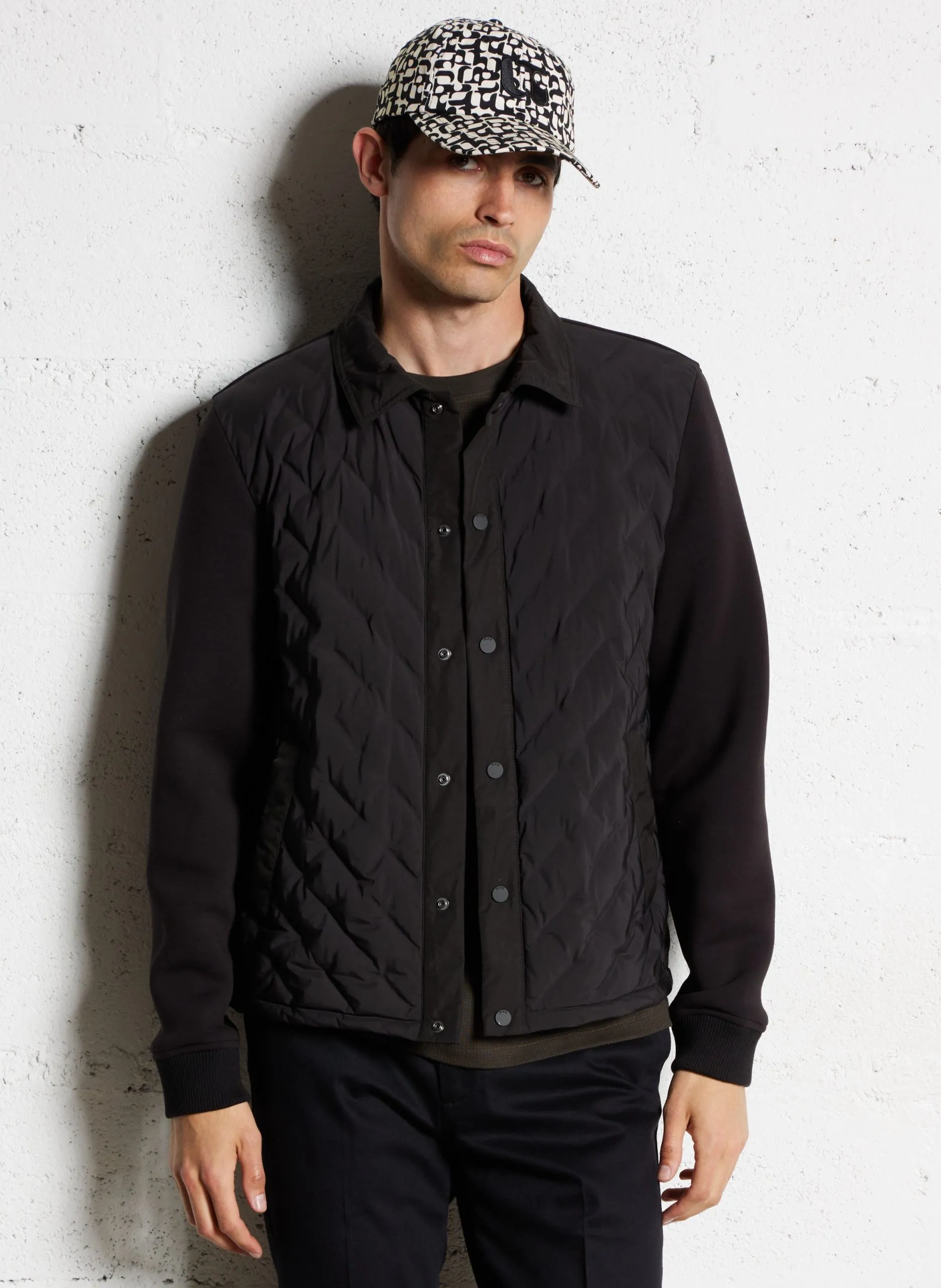 Zweifarbige Steppweste Schwarz