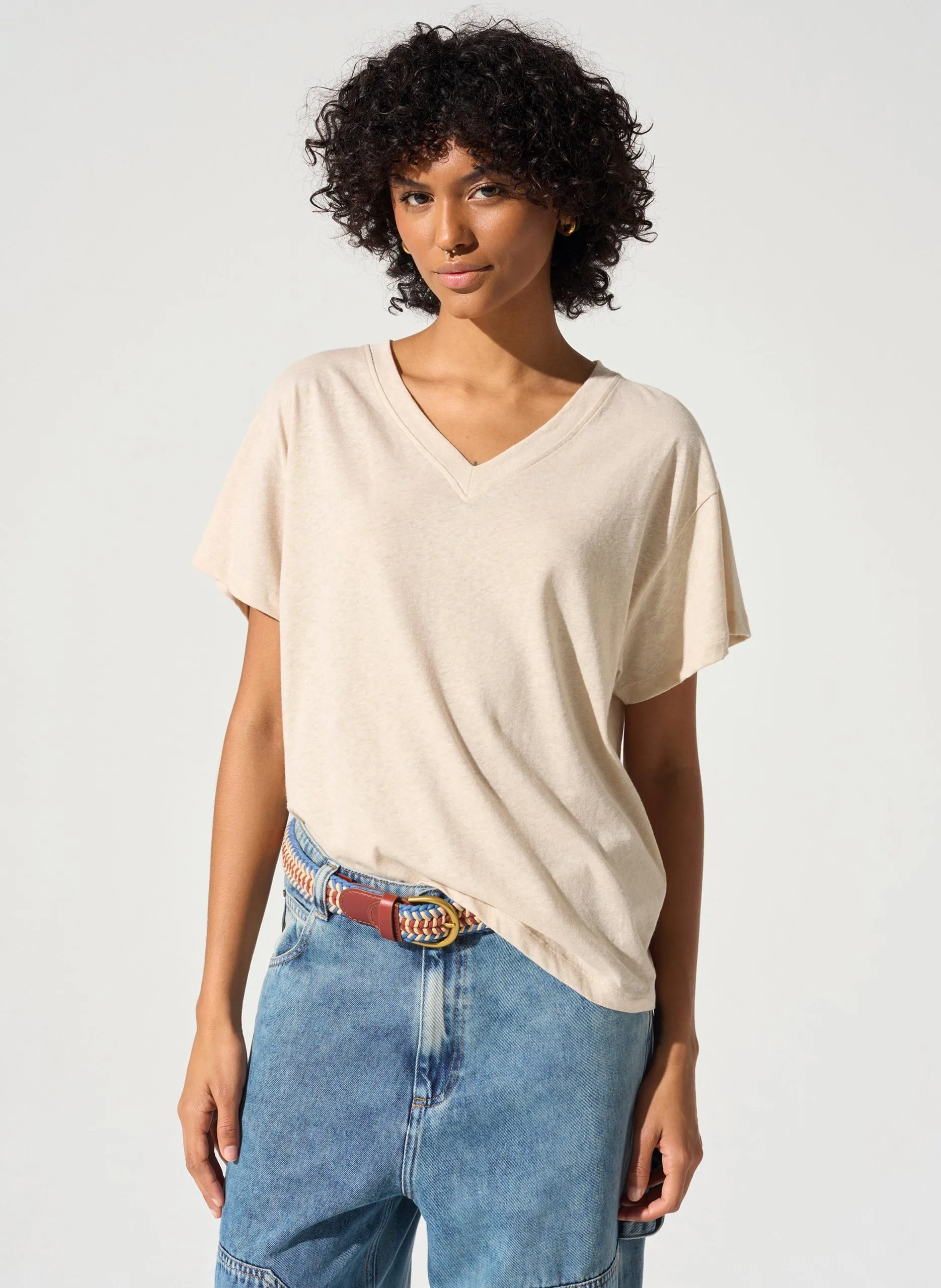 Gerade geschnittenes T-Shirt mit V-Ausschnitt aus Baumwoll-Mix Weiss