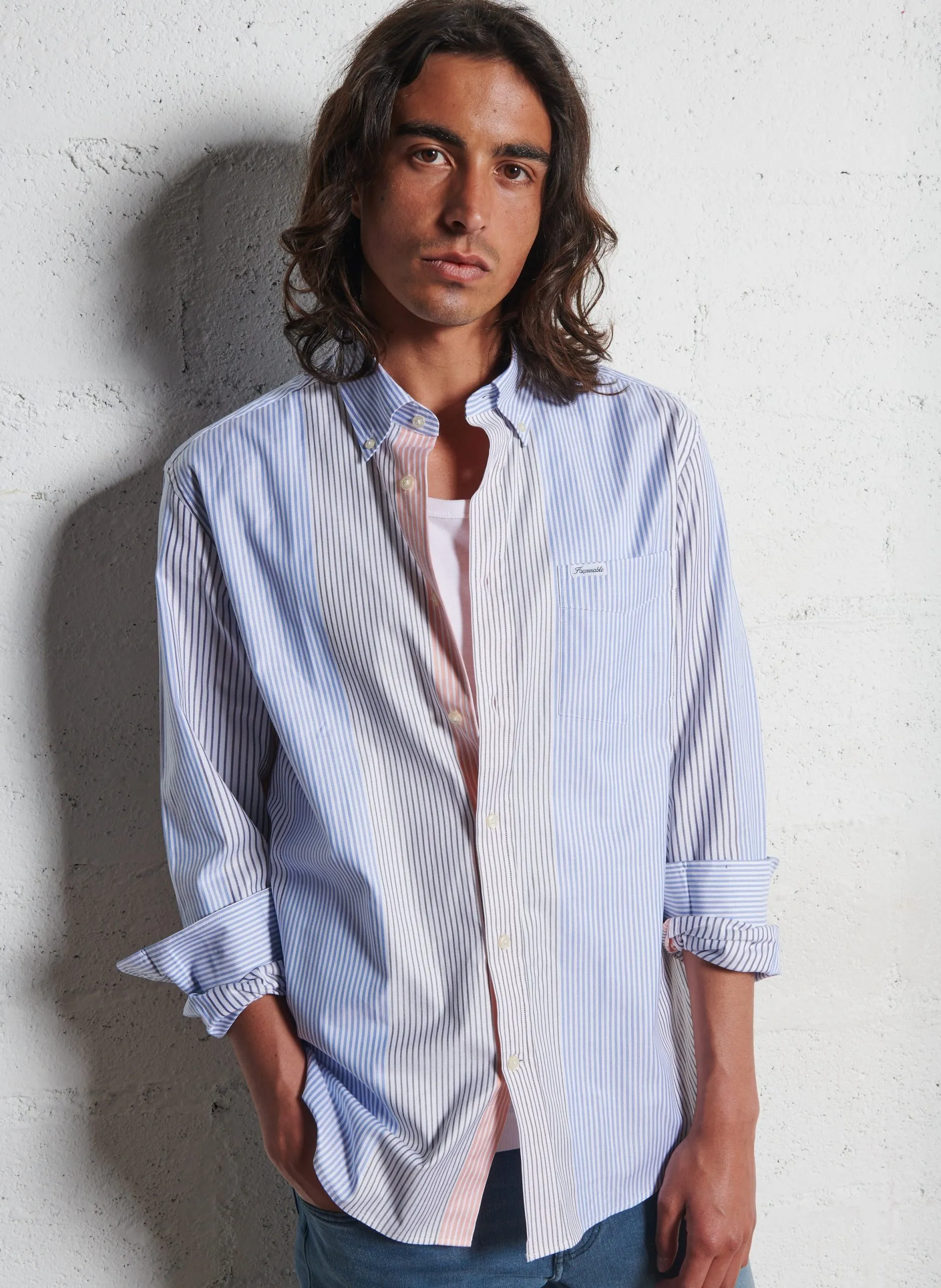 Gerade geschnittenes, gestreiftes Hemd Mehrfarbig