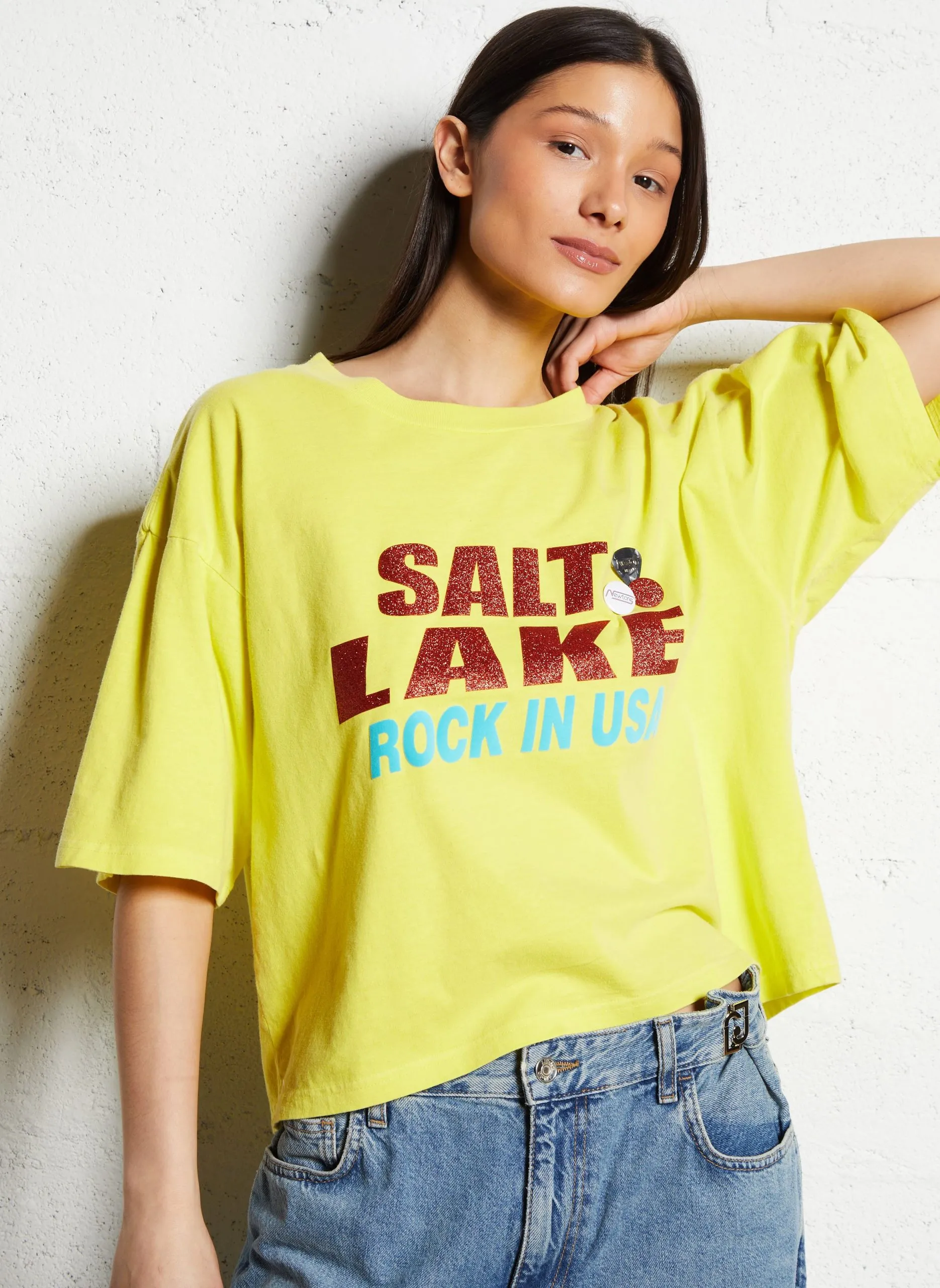 Gerade geschnittenes Rundhals-T-Shirt aus Baumwolle Gelb CITY