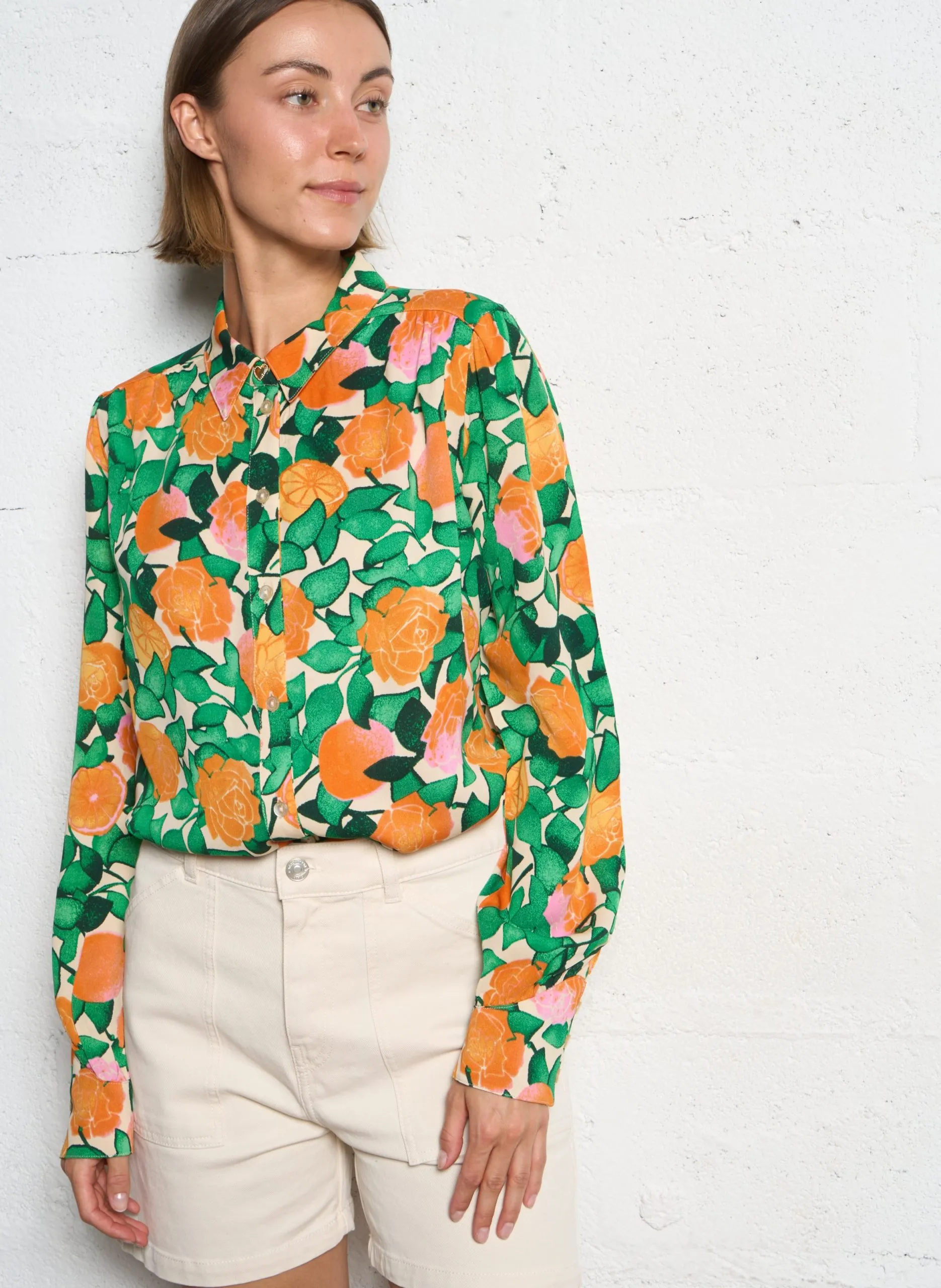 Ärmellose Bluse mit klassischem Kragen und Print Grun COCO