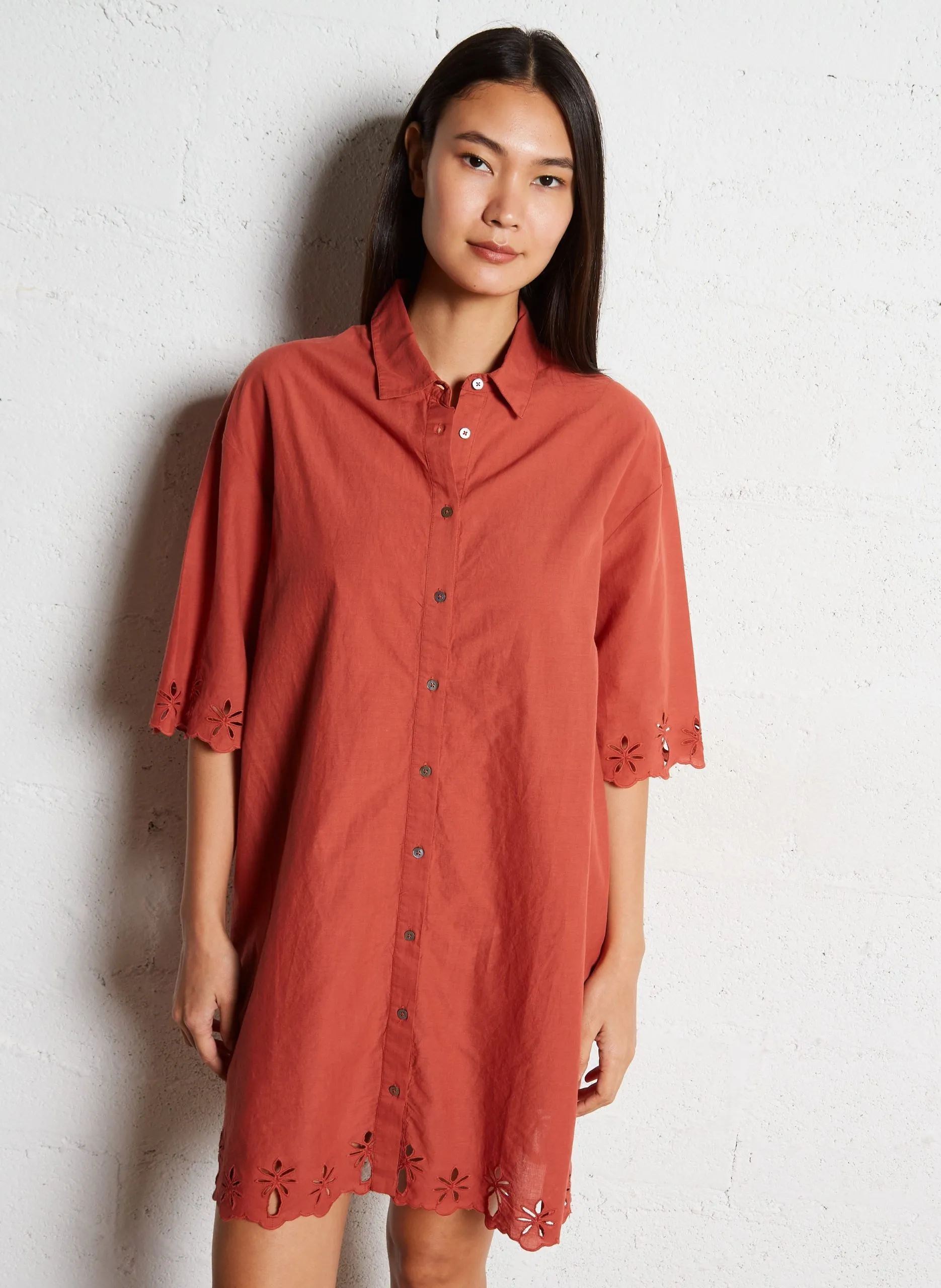 Midi-Kleid mit geradem Schnitt und Knopfleiste Rot RITA