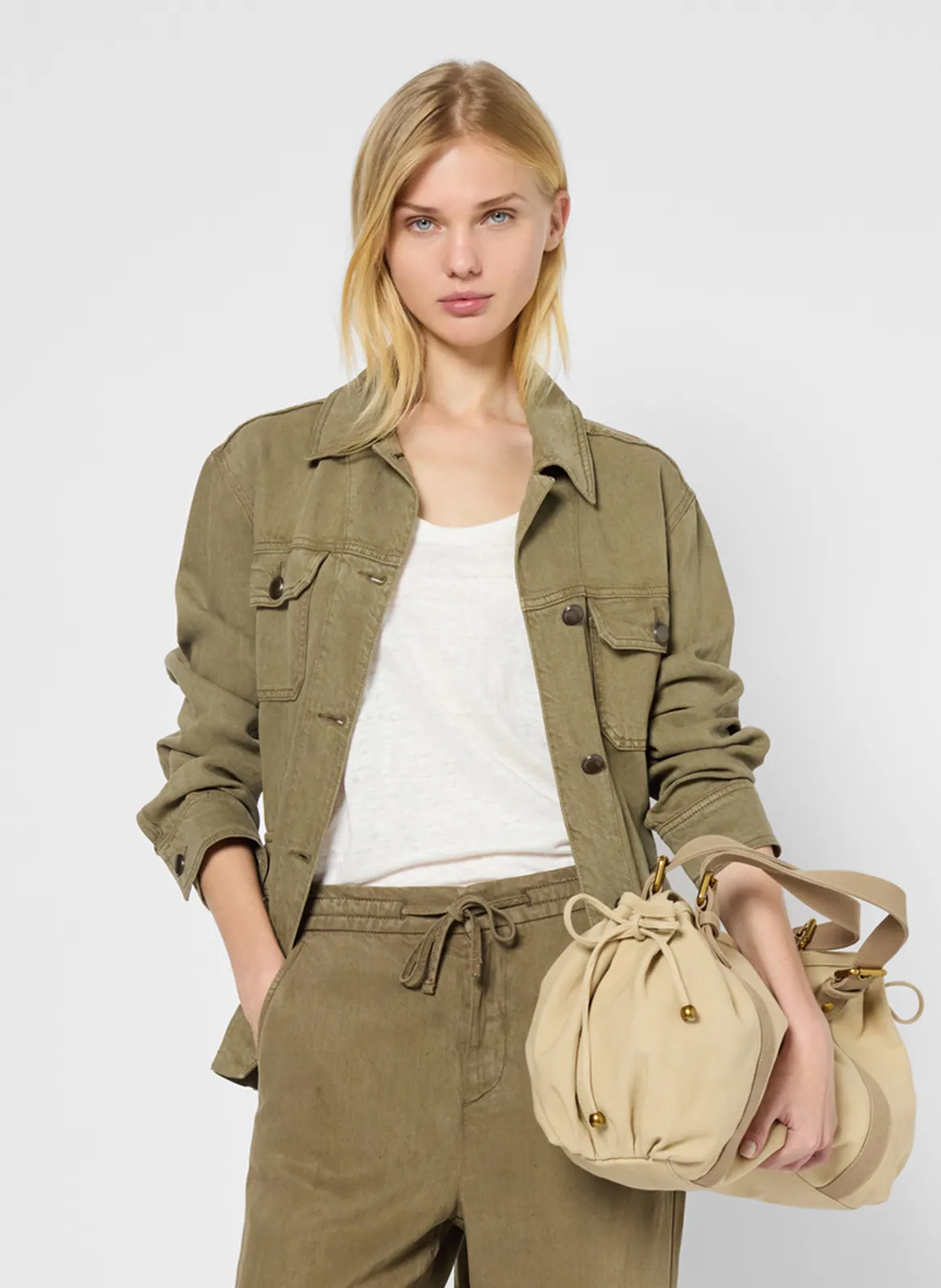 Taillierte Knopfjacke mit Taillengürtel Khaki ROSEA