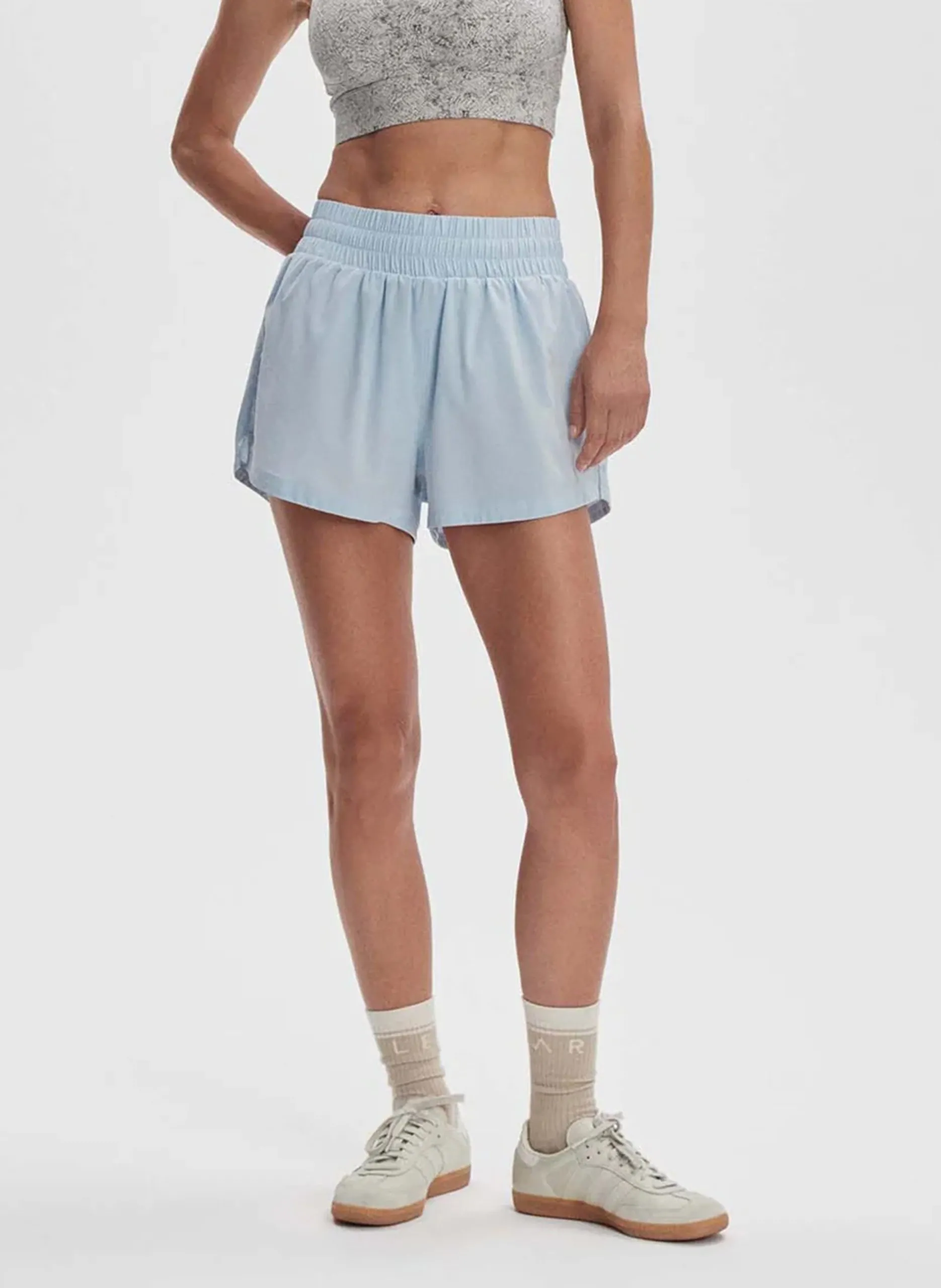 Gerad geschnittene Shorts Blau KALLIN