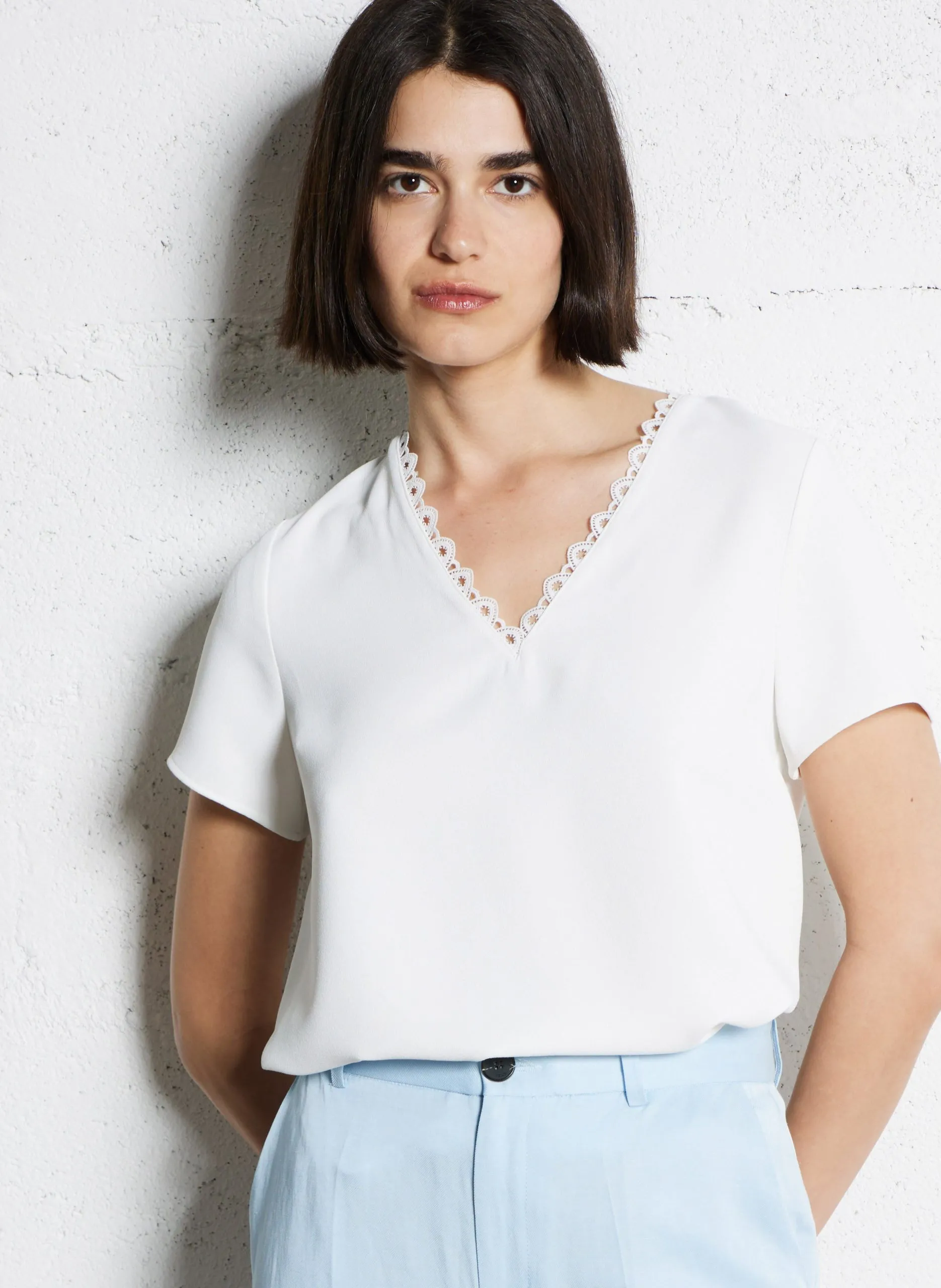 Weit geschnittenes Top mit V-Ausschnitt Weiss