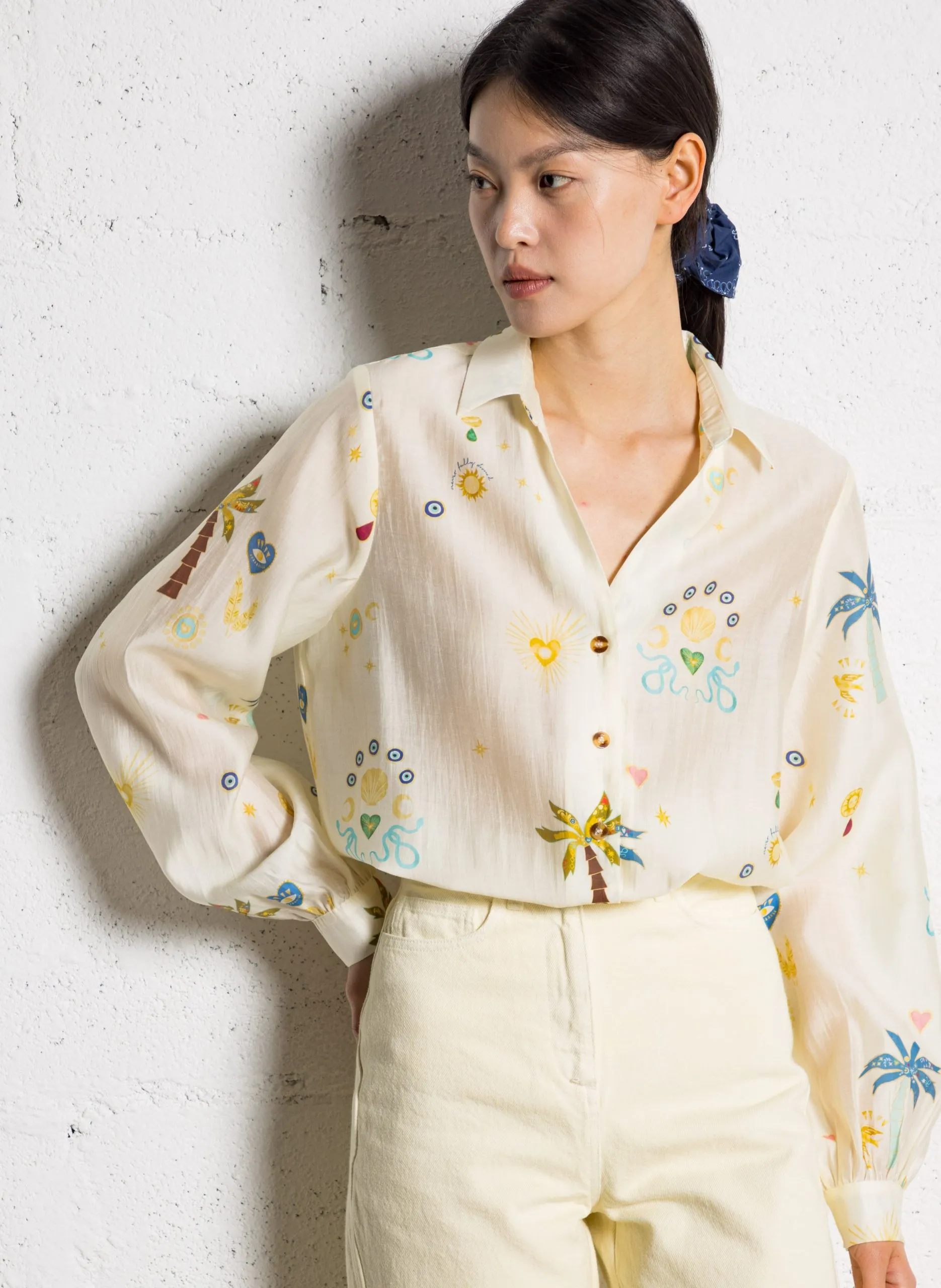 Ärmellose Bluse mit klassischem Kragen und Print Weiss CHARM MILEY