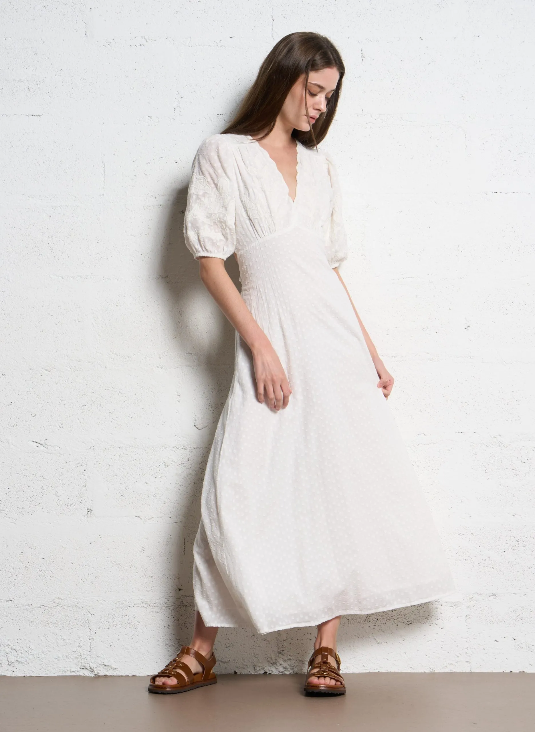 Lang besticktes Maxikleid mit V-Ausschnitt Weiss RILEY