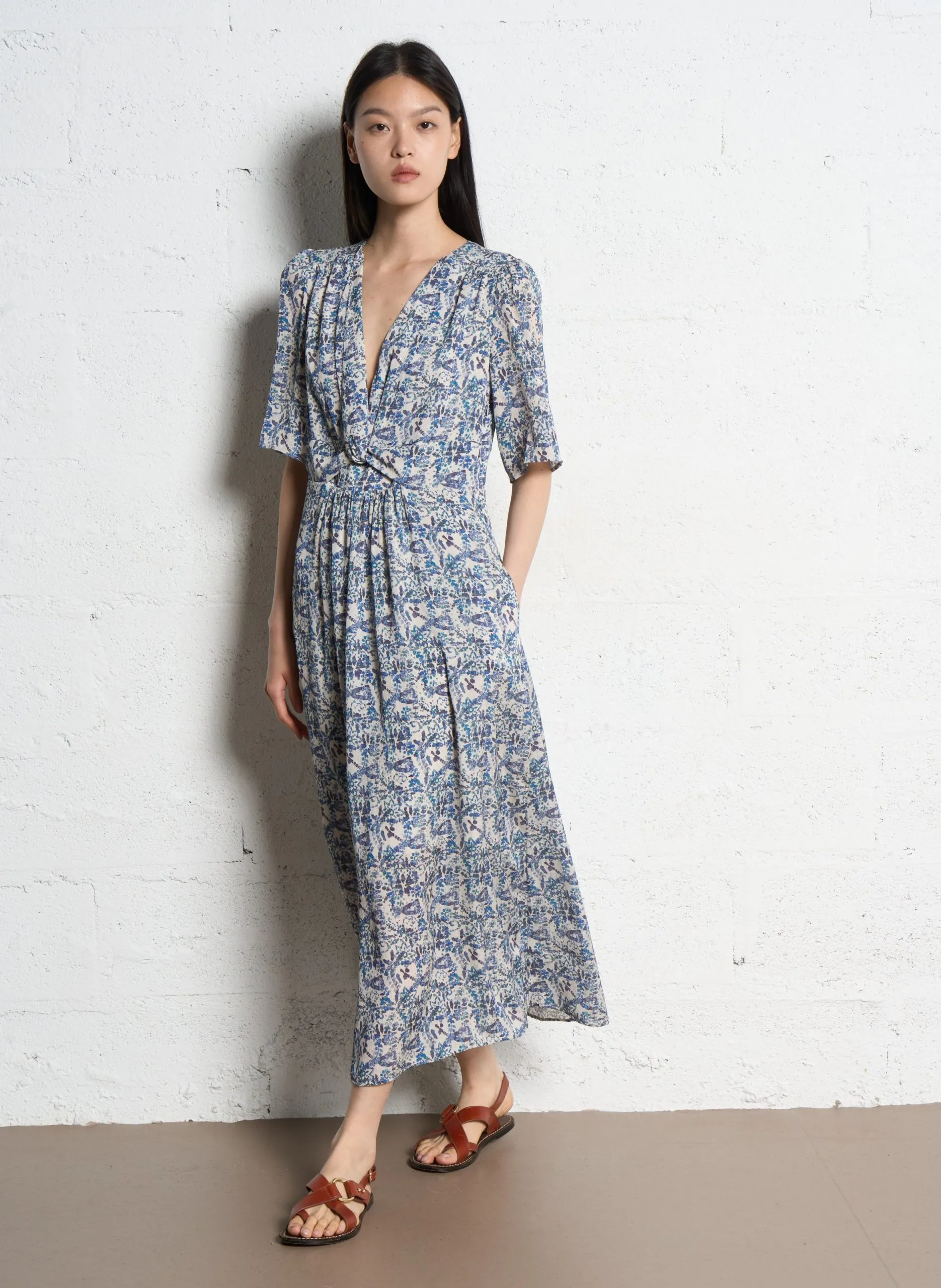 Bedrucktes Midikleid mit V-Ausschnitt Blau LOVE