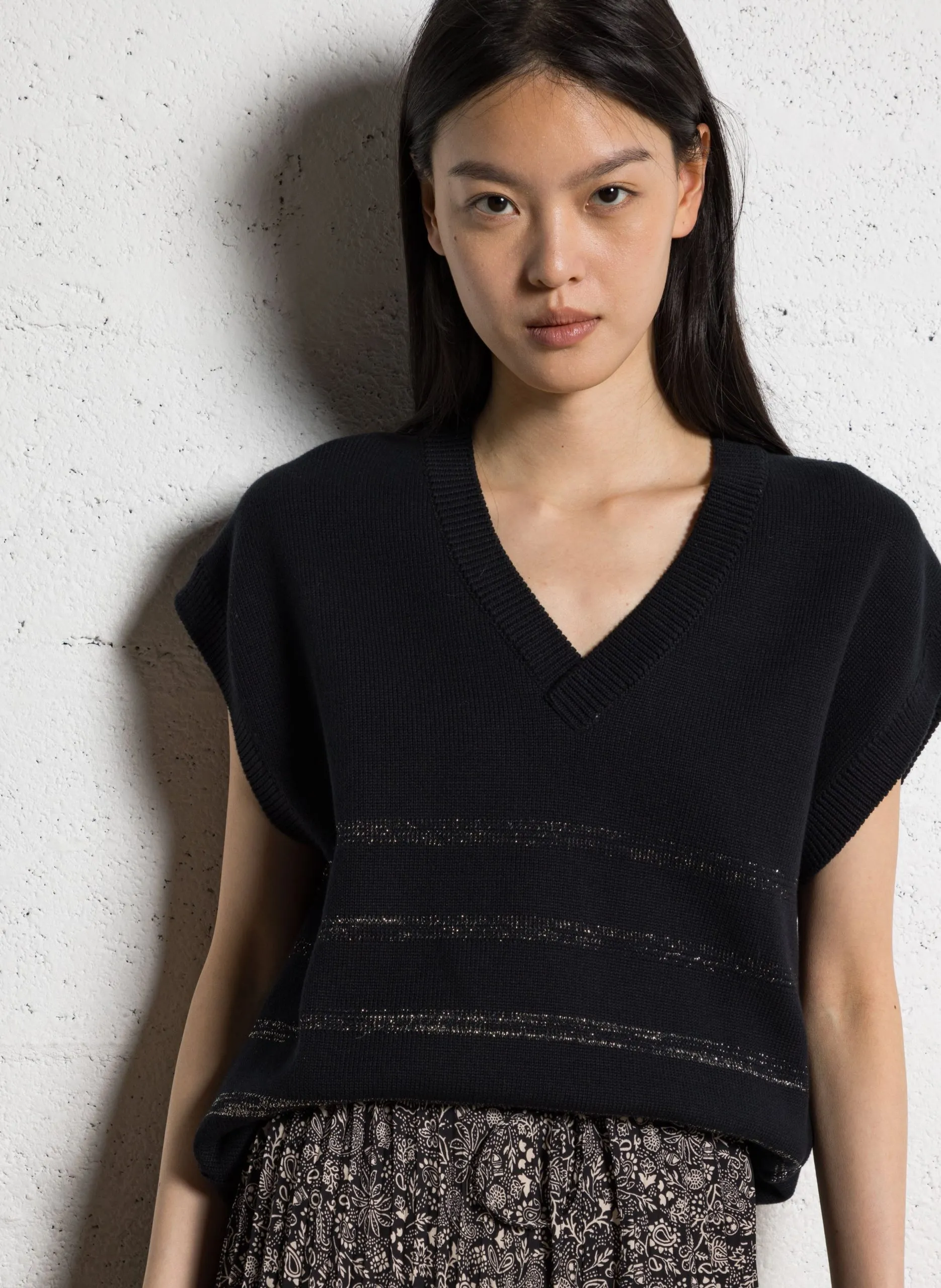 Ärmellose Strickweste mit Lurex-Streifen Schwarz