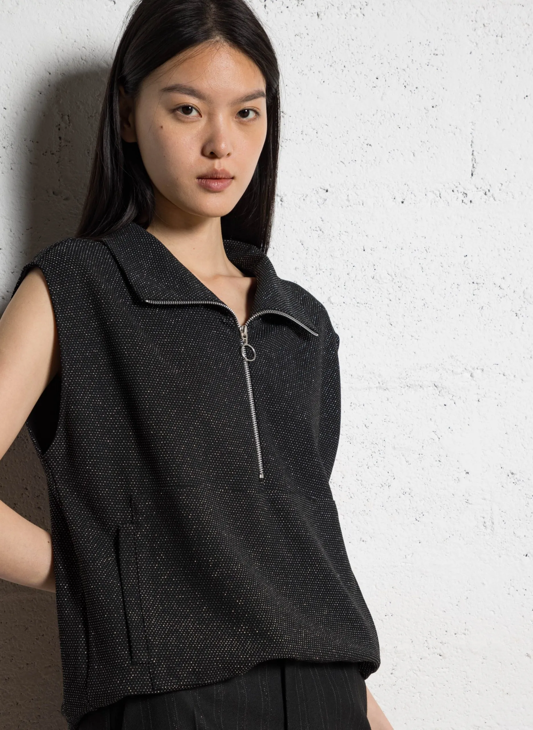 Ärmelloses Top mit Stehkragen Schwarz